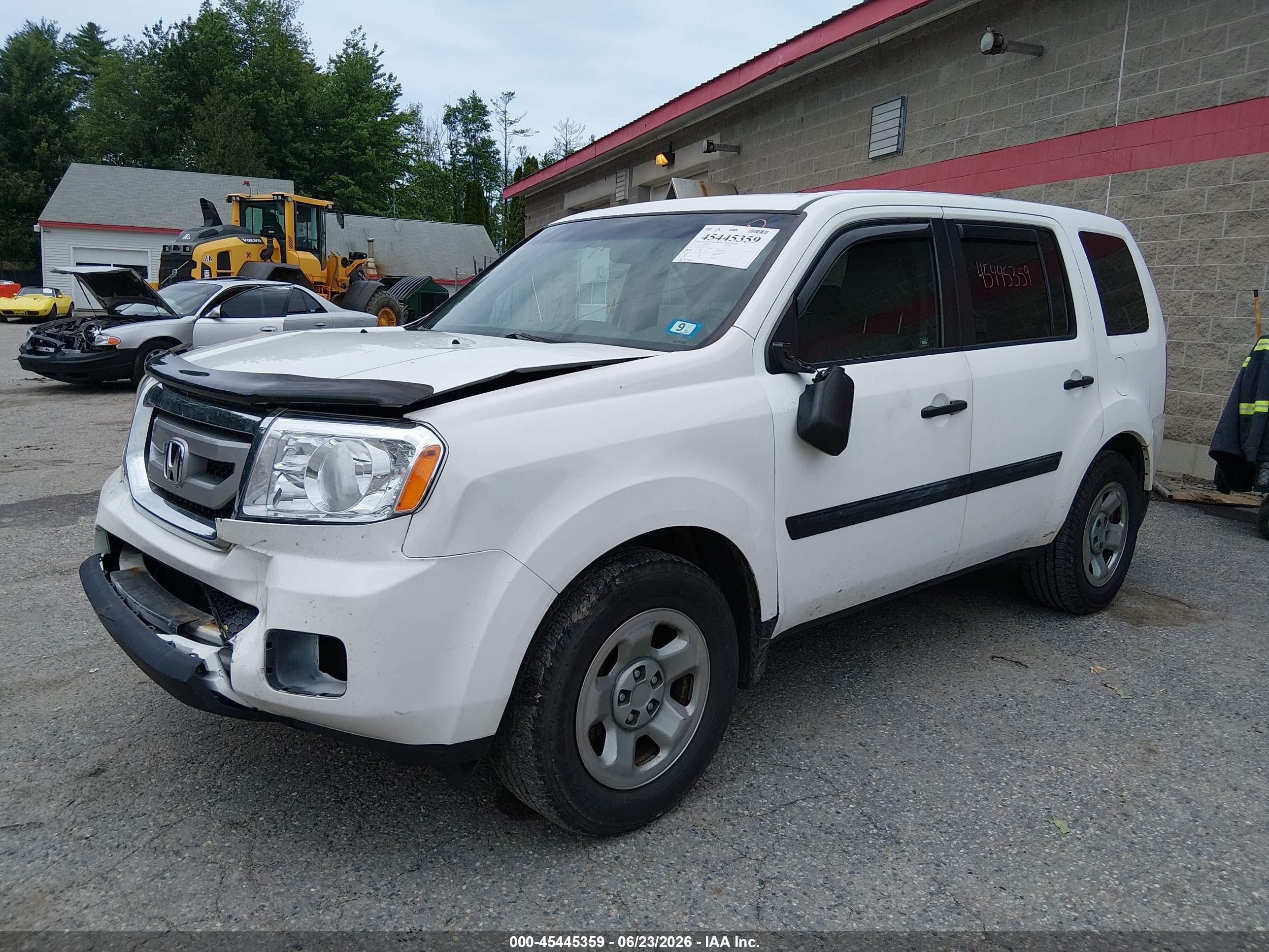 2011 Honda Pilot Lx White vin: 5FNYF4H25BB077577