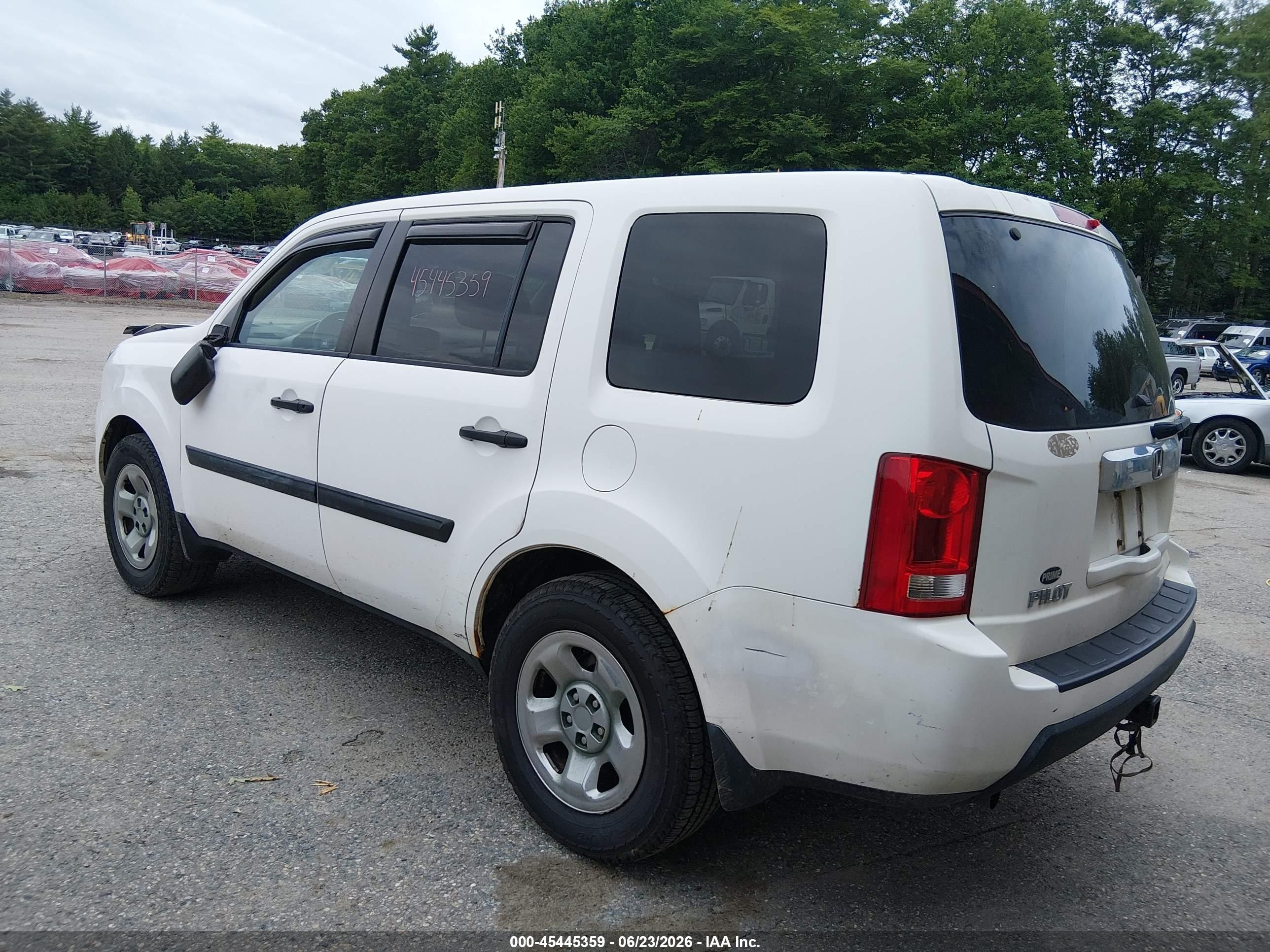 2011 Honda Pilot Lx White vin: 5FNYF4H25BB077577