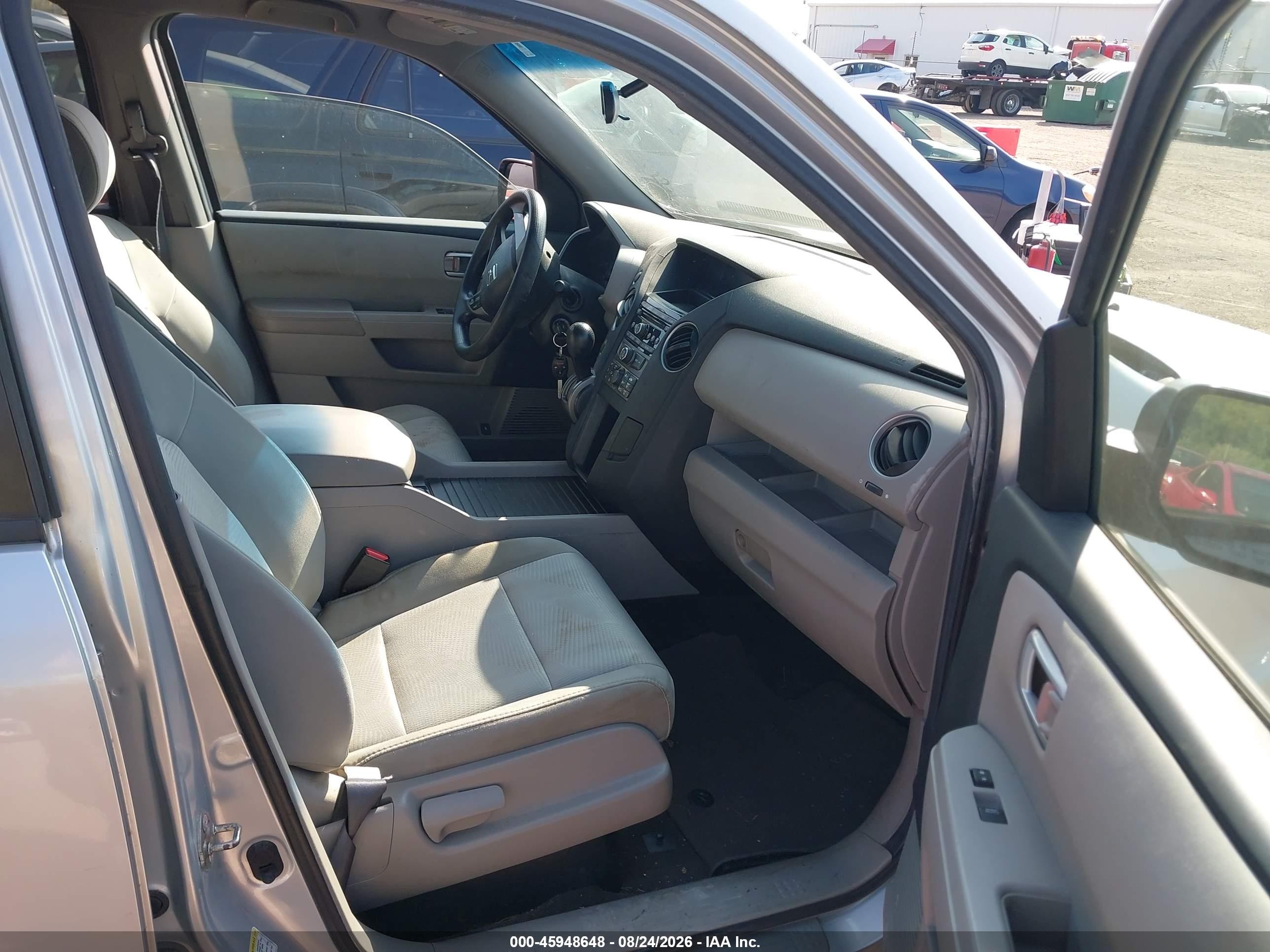 2012 Honda Pilot Lx Silver vin: 5FNYF4H25CB012875