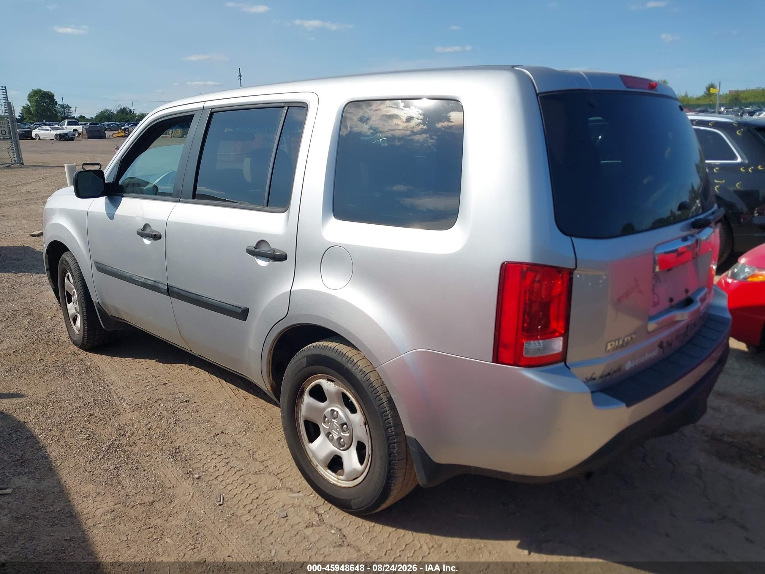 2012 Honda Pilot Lx Silver vin: 5FNYF4H25CB012875