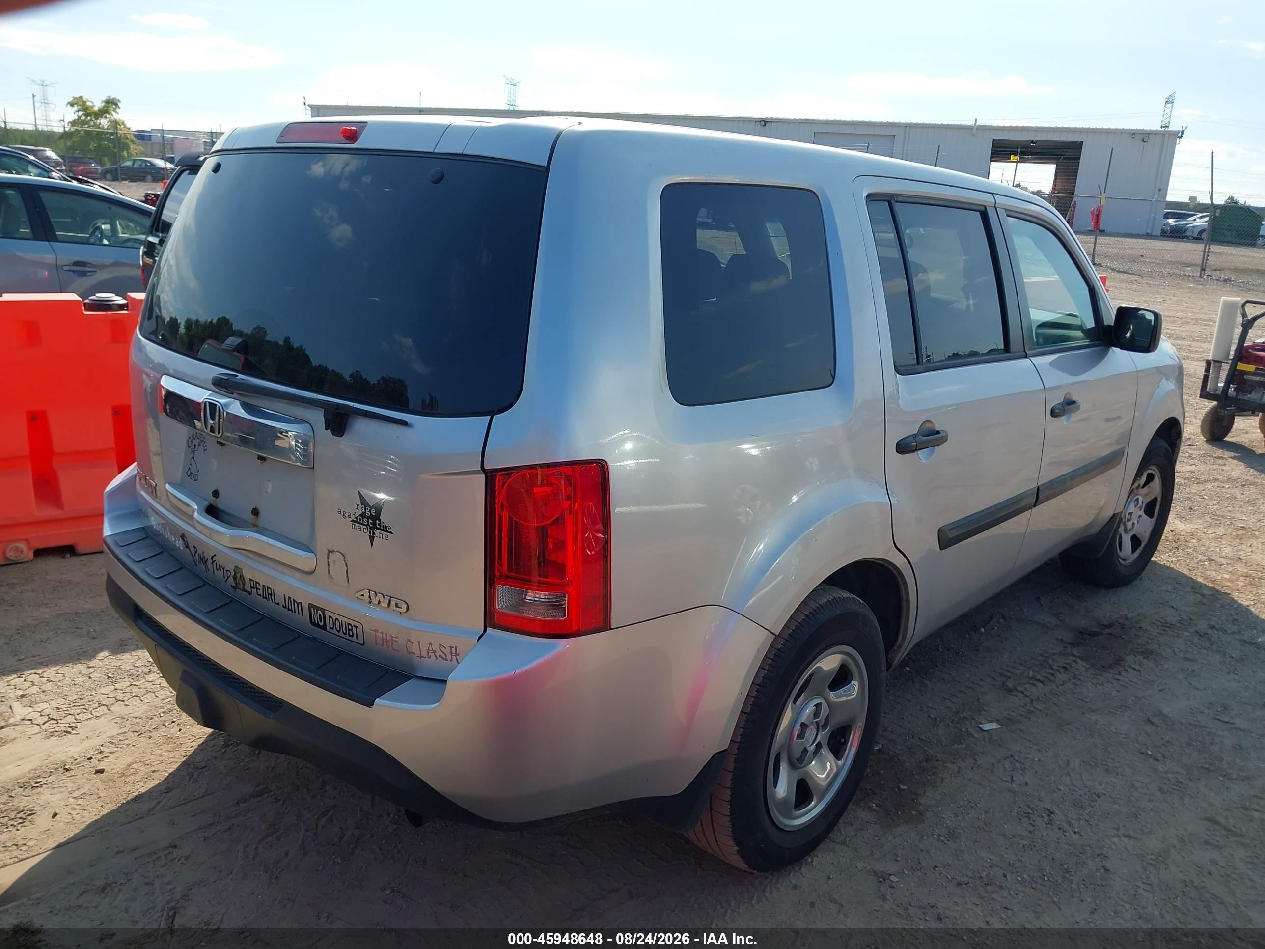 2012 Honda Pilot Lx Silver vin: 5FNYF4H25CB012875