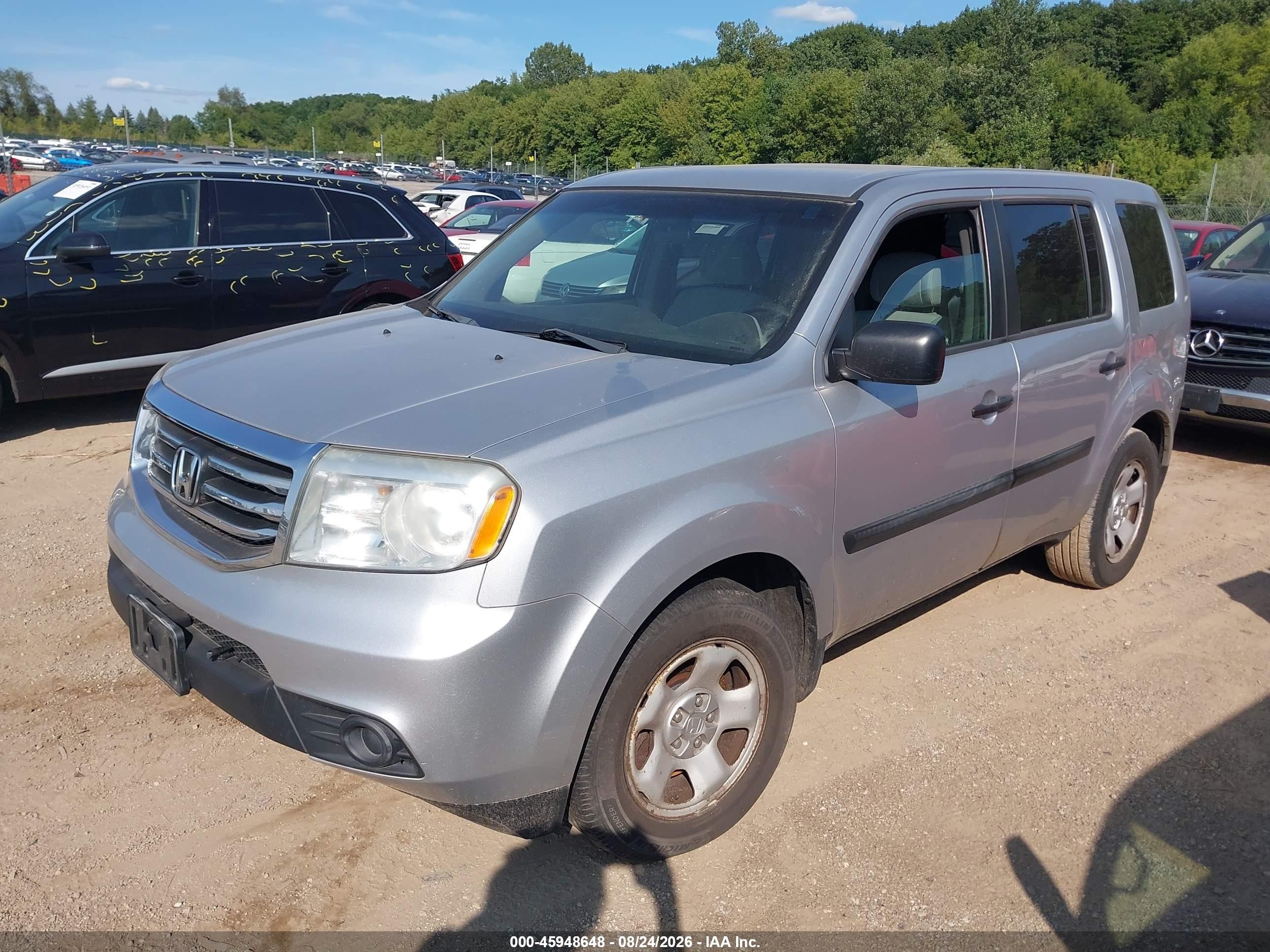 2012 Honda Pilot Lx Silver vin: 5FNYF4H25CB012875