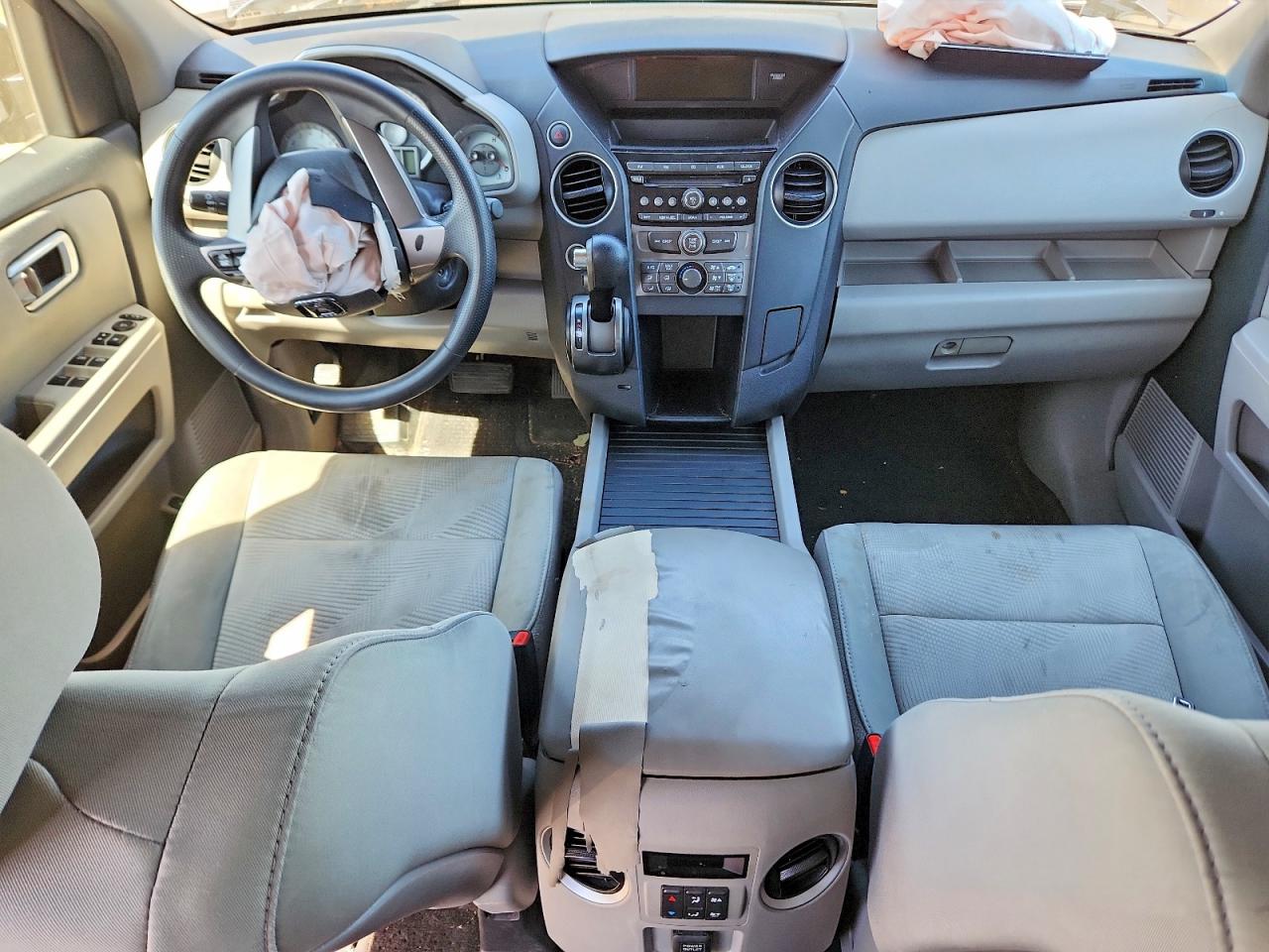 2012 Honda Pilot Lx Gray vin: 5FNYF4H25CB071702