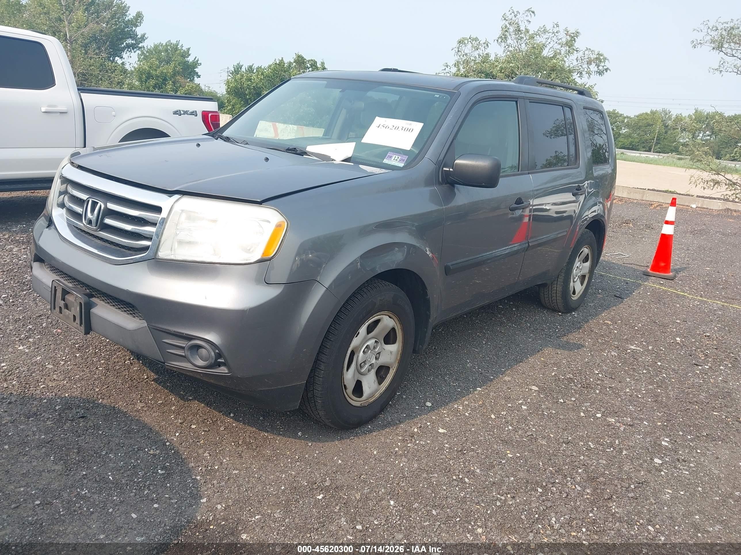 2013 Honda Pilot Lx Gray vin: 5FNYF4H25DB062466