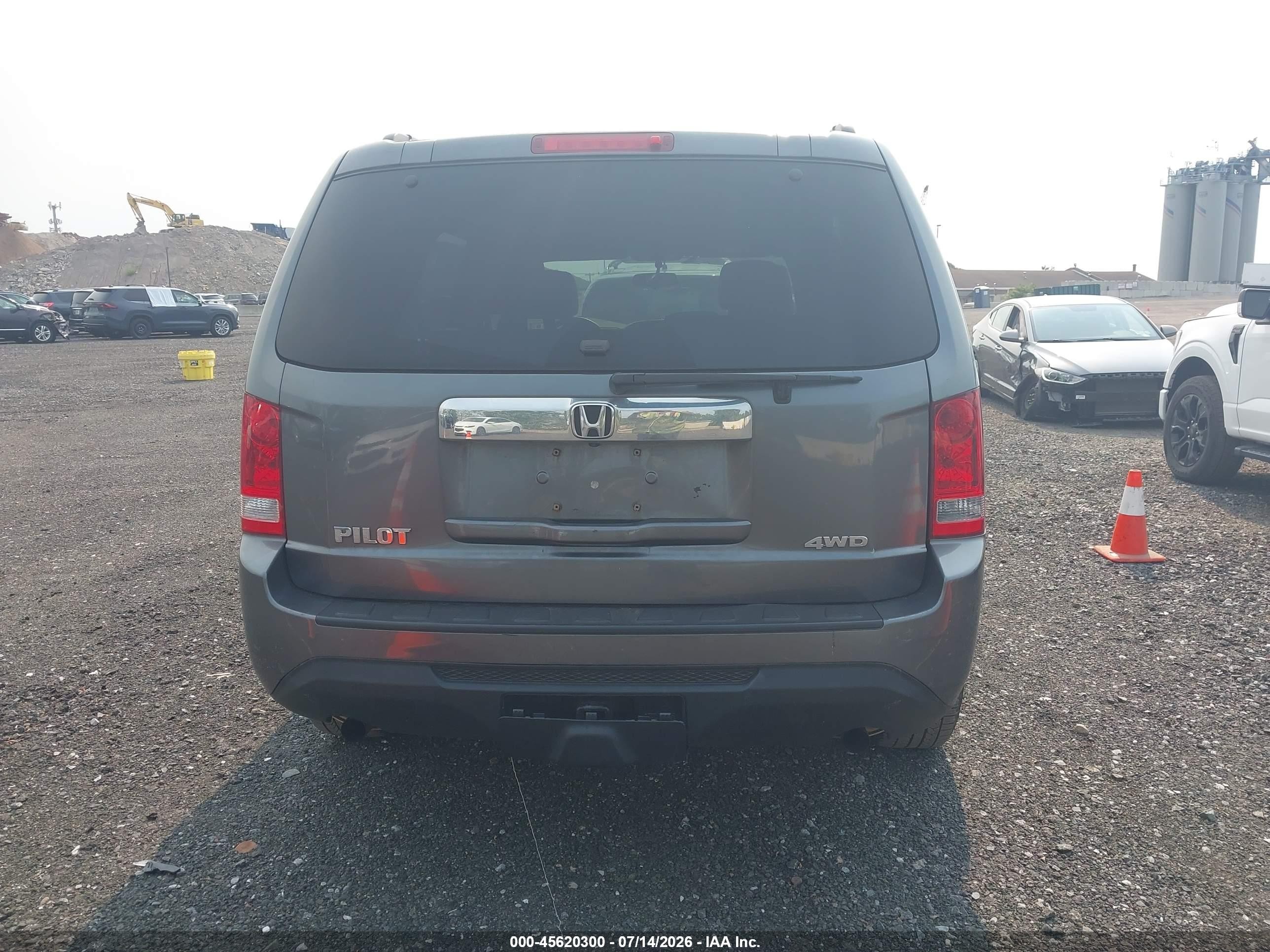 2013 Honda Pilot Lx Gray vin: 5FNYF4H25DB062466