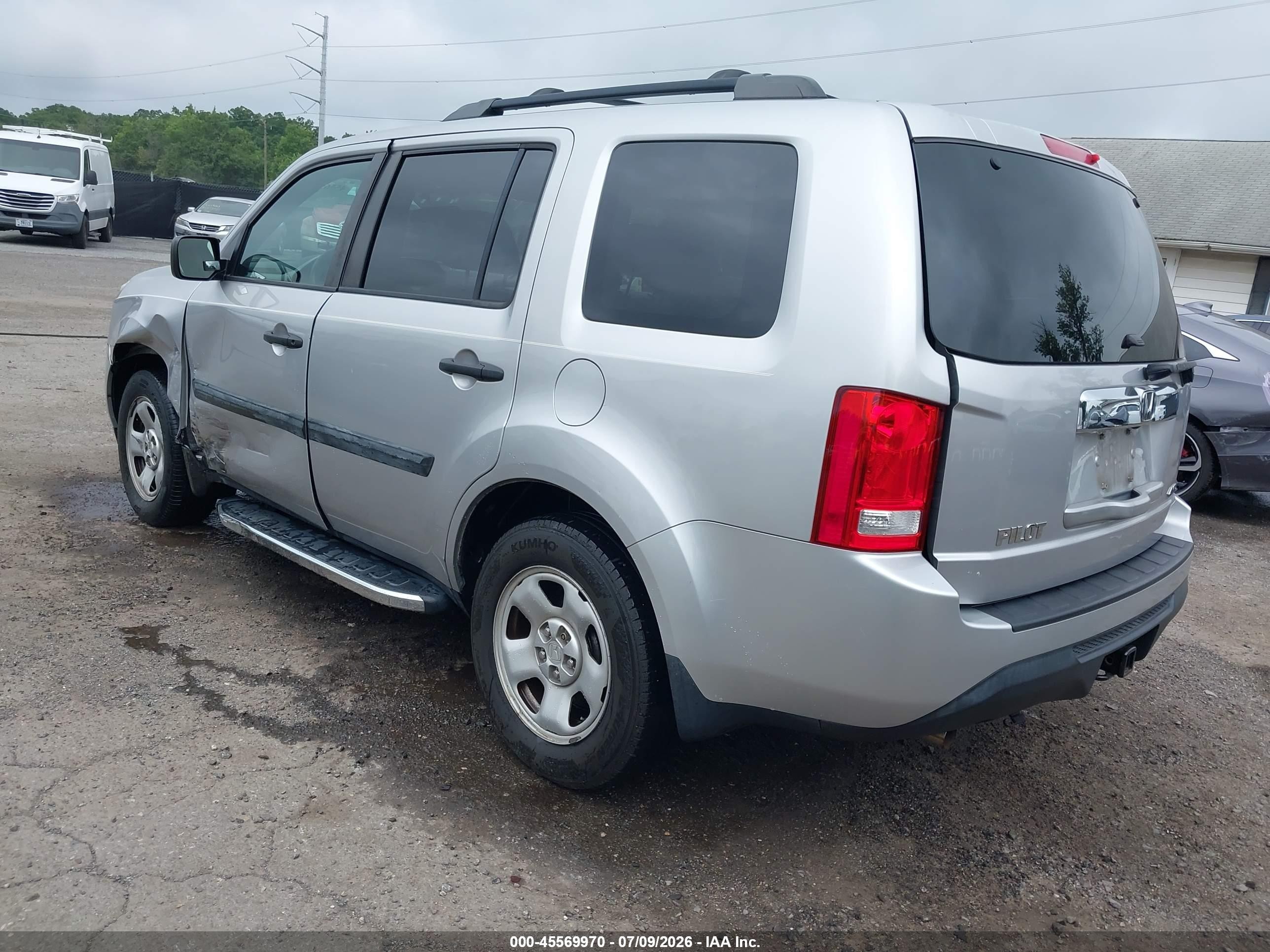 2014 Honda Pilot Lx Silver vin: 5FNYF4H25EB047418
