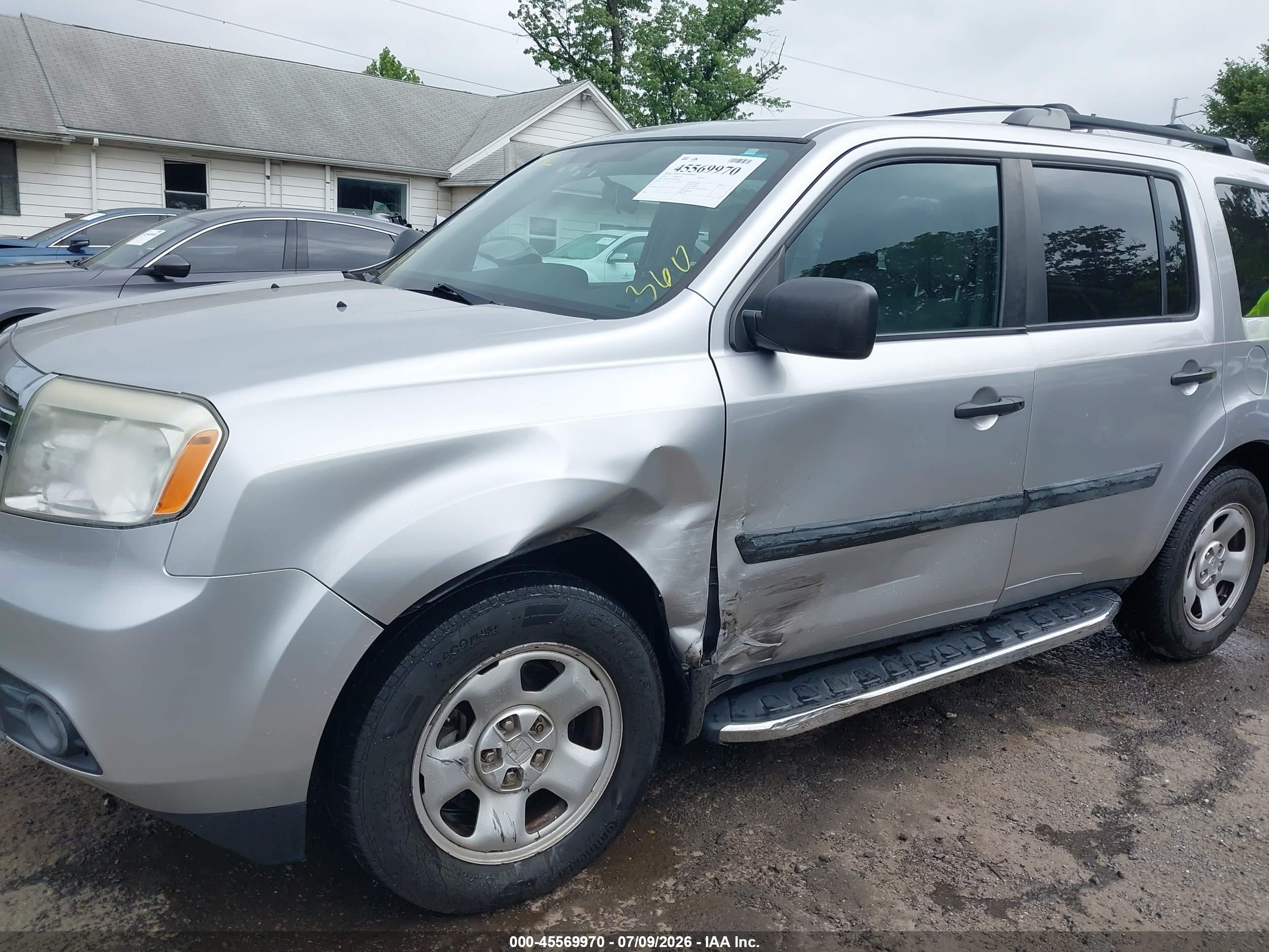 2014 Honda Pilot Lx Silver vin: 5FNYF4H25EB047418