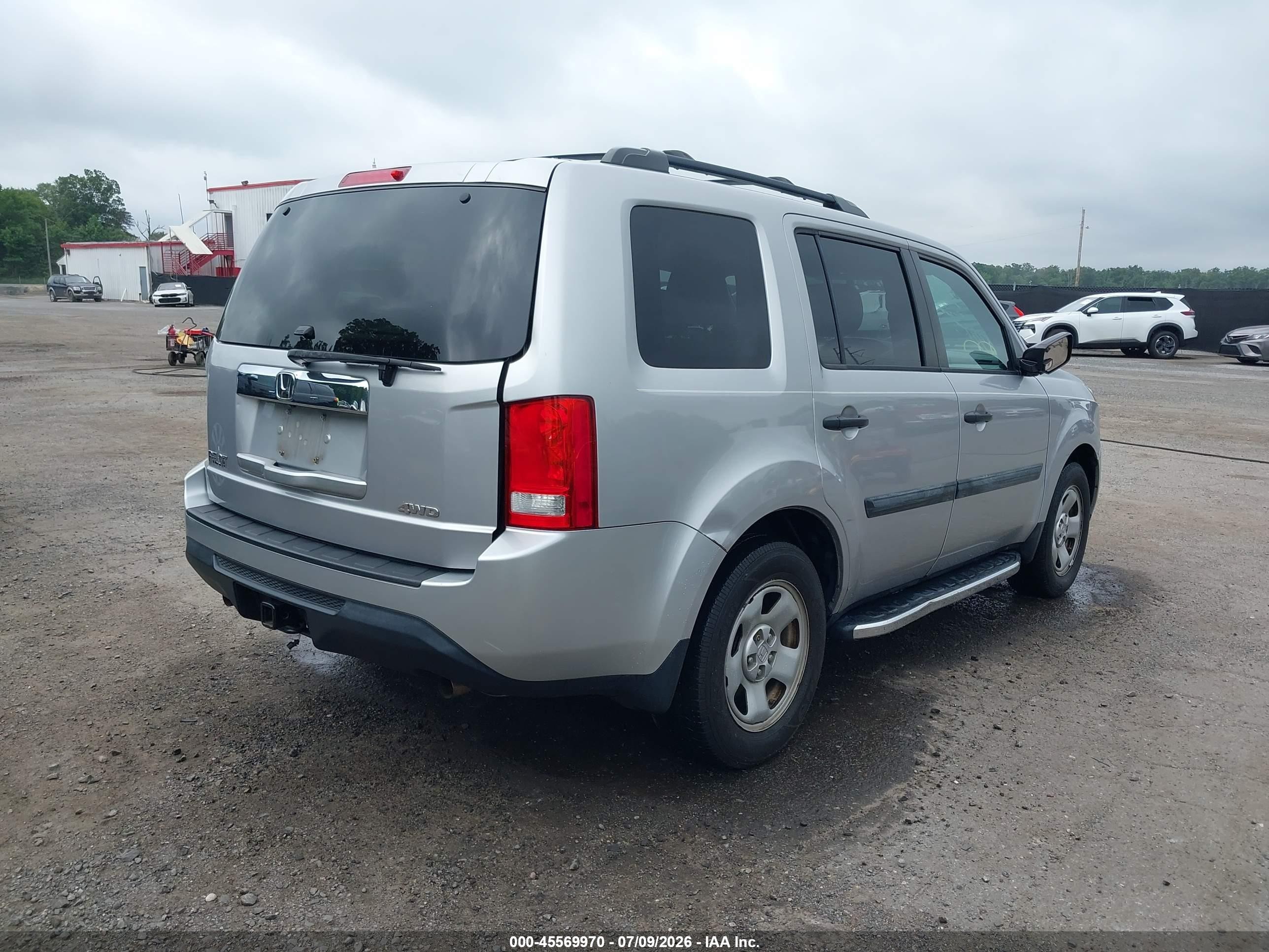 2014 Honda Pilot Lx Silver vin: 5FNYF4H25EB047418