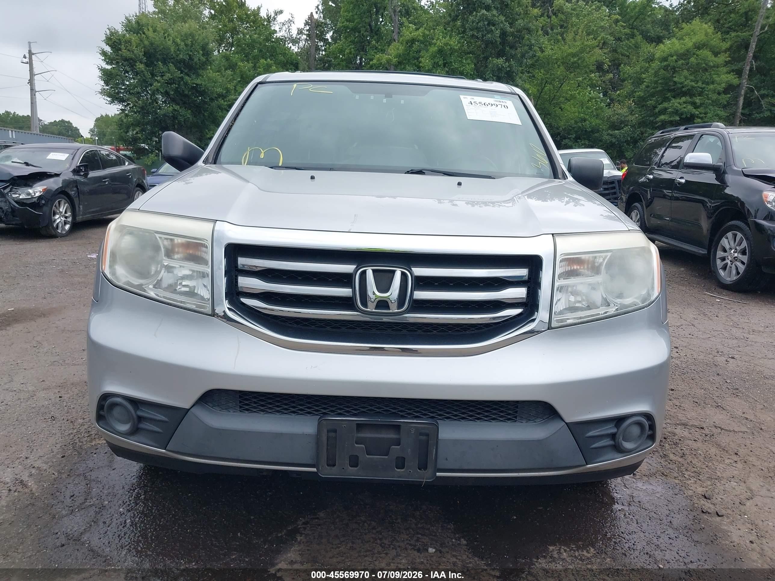 2014 Honda Pilot Lx Silver vin: 5FNYF4H25EB047418