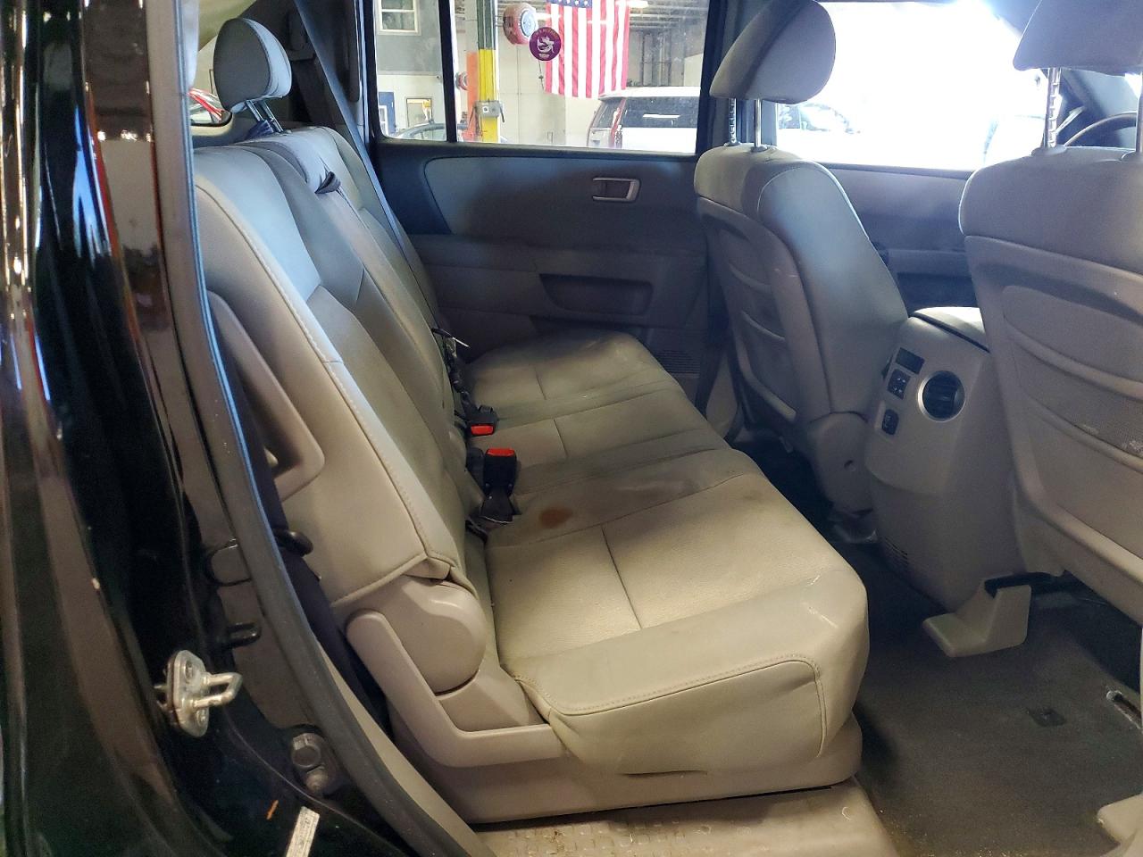 2010 Honda Pilot Lx Black vin: 5FNYF4H26AB037247