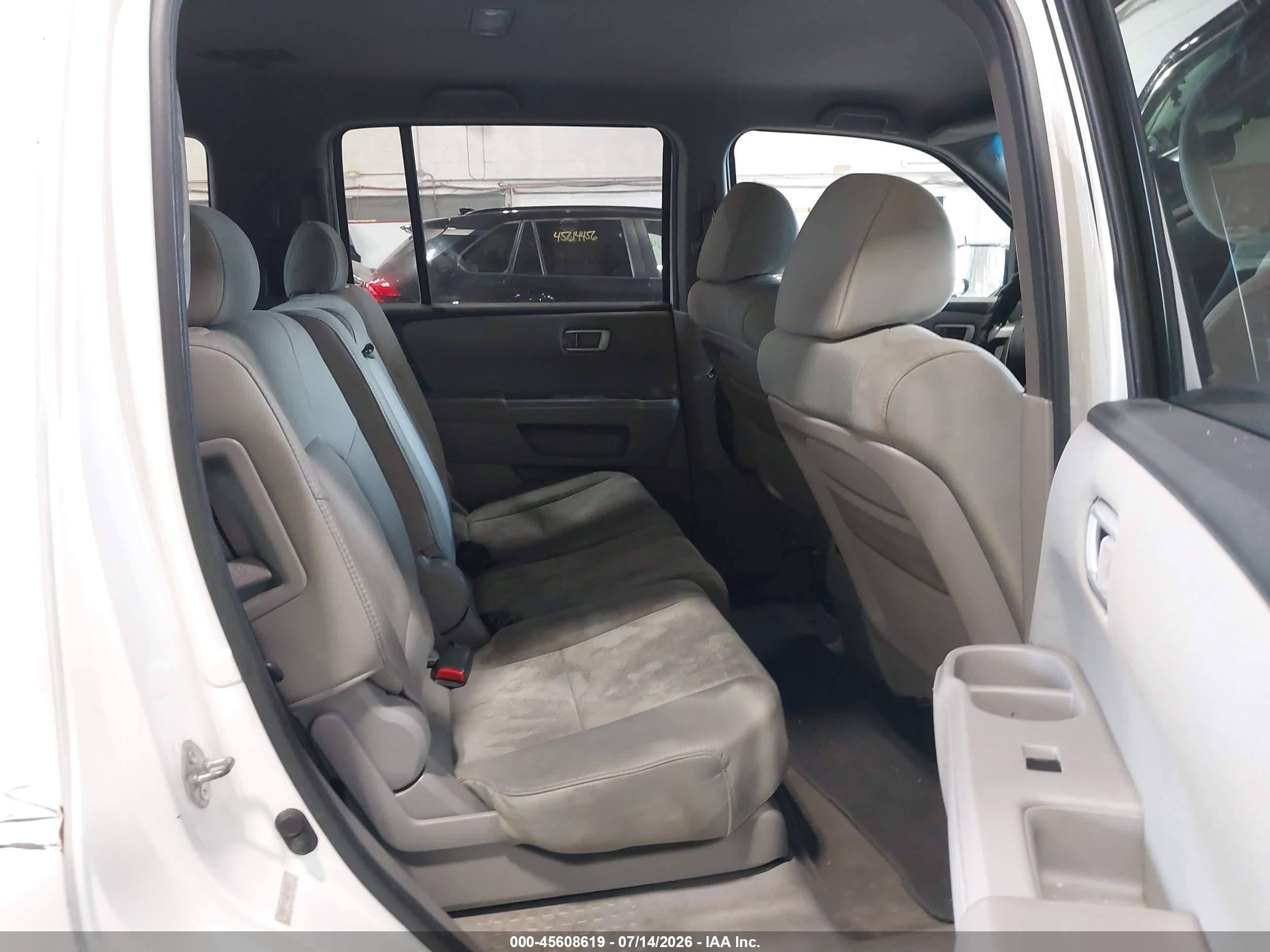 2011 Honda Pilot Lx White vin: 5FNYF4H26BB088054