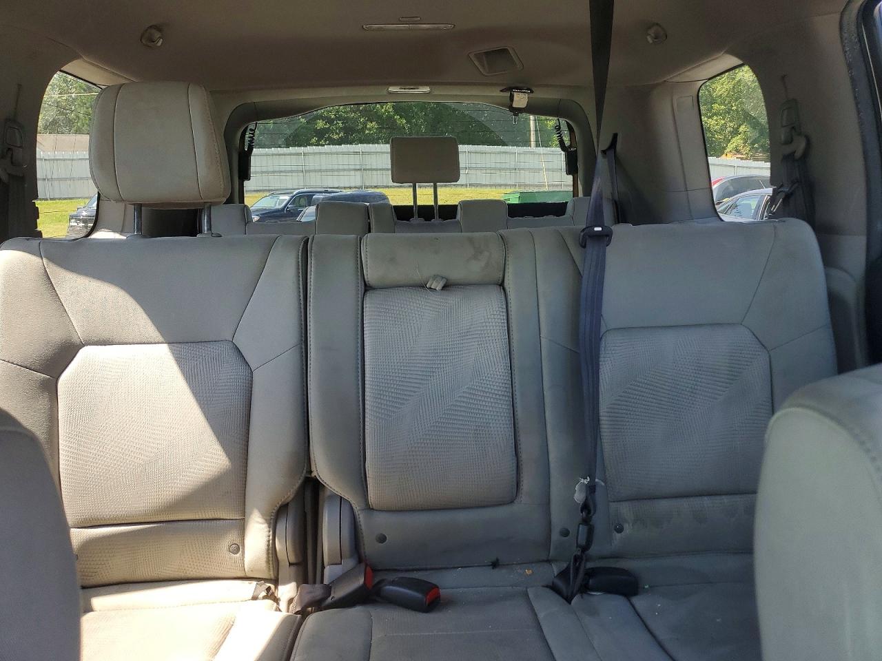 2012 Honda Pilot Lx Silver vin: 5FNYF4H26CB052365