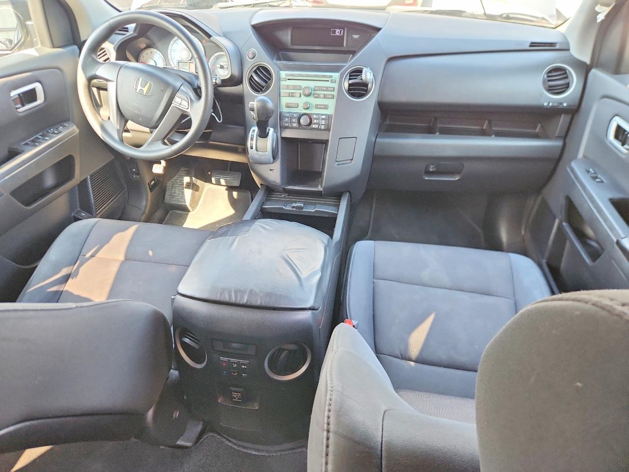 2010 Honda Pilot Lx Gray vin: 5FNYF4H28AB004508