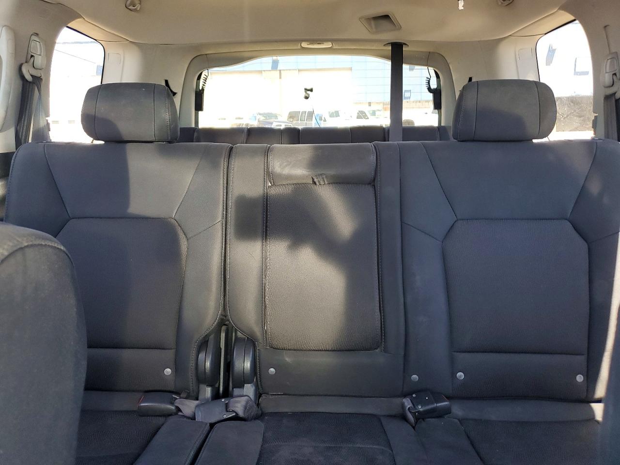 2010 Honda Pilot Lx Gray vin: 5FNYF4H28AB019557