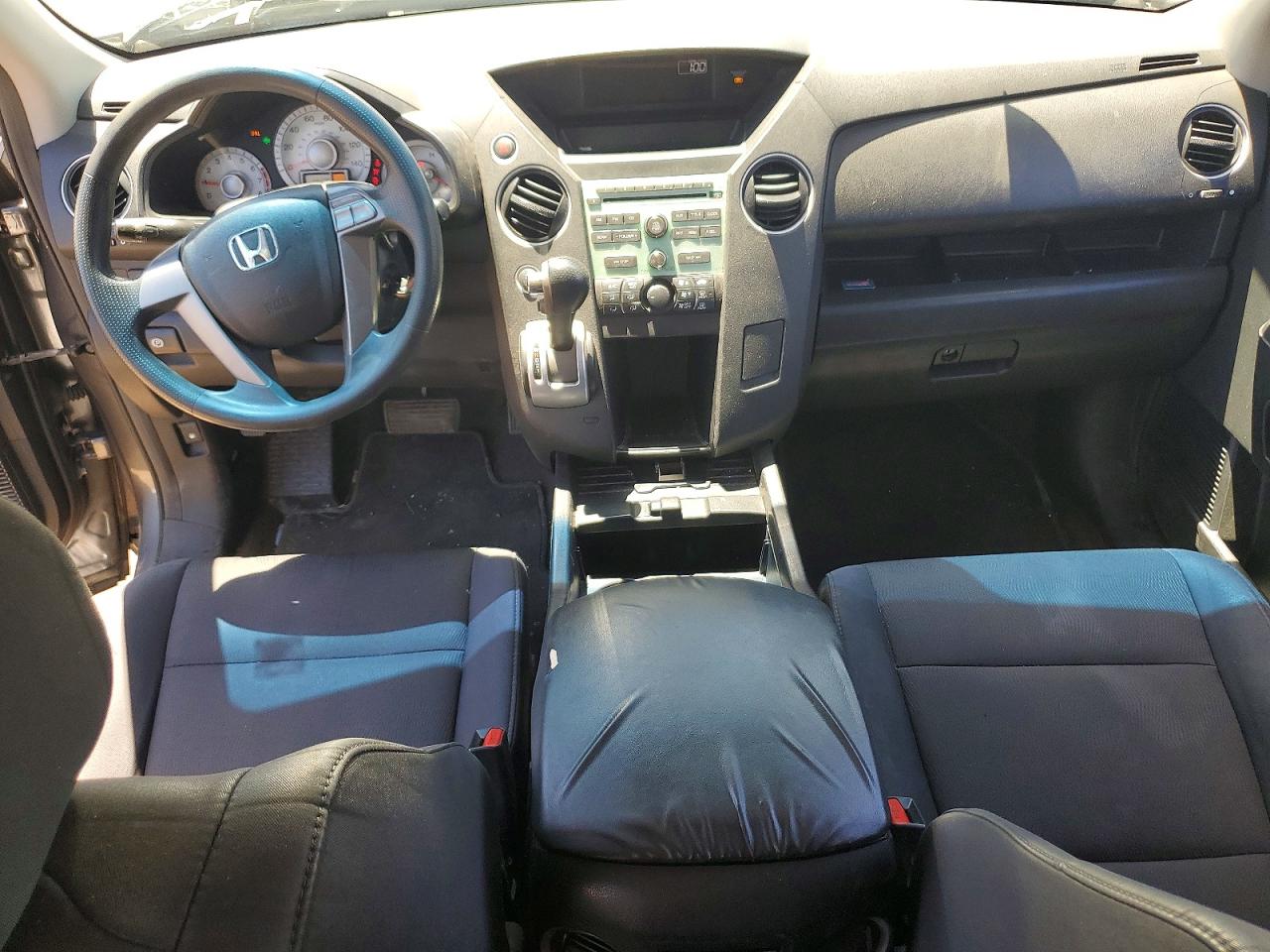 2010 Honda Pilot Lx Gray vin: 5FNYF4H28AB019557