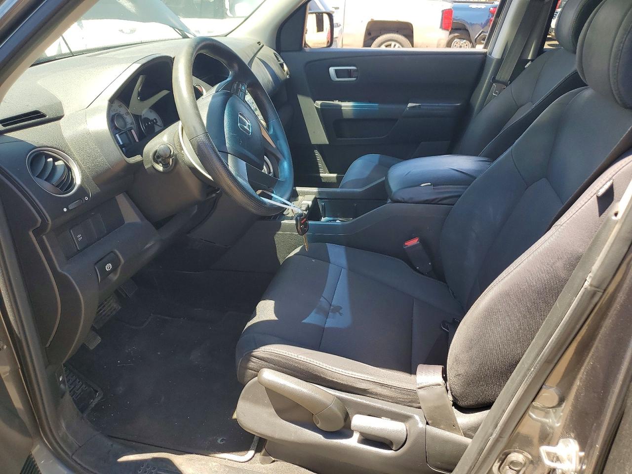 2010 Honda Pilot Lx Gray vin: 5FNYF4H28AB019557