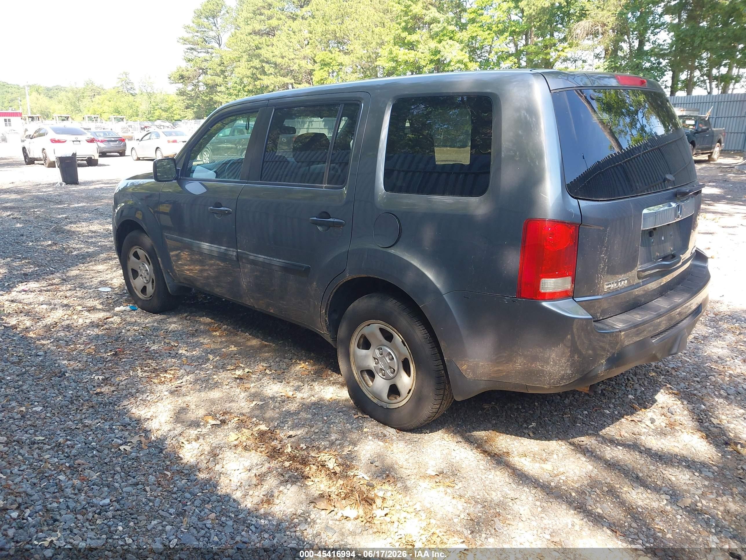 2013 Honda Pilot Lx Gray vin: 5FNYF4H28DB062199