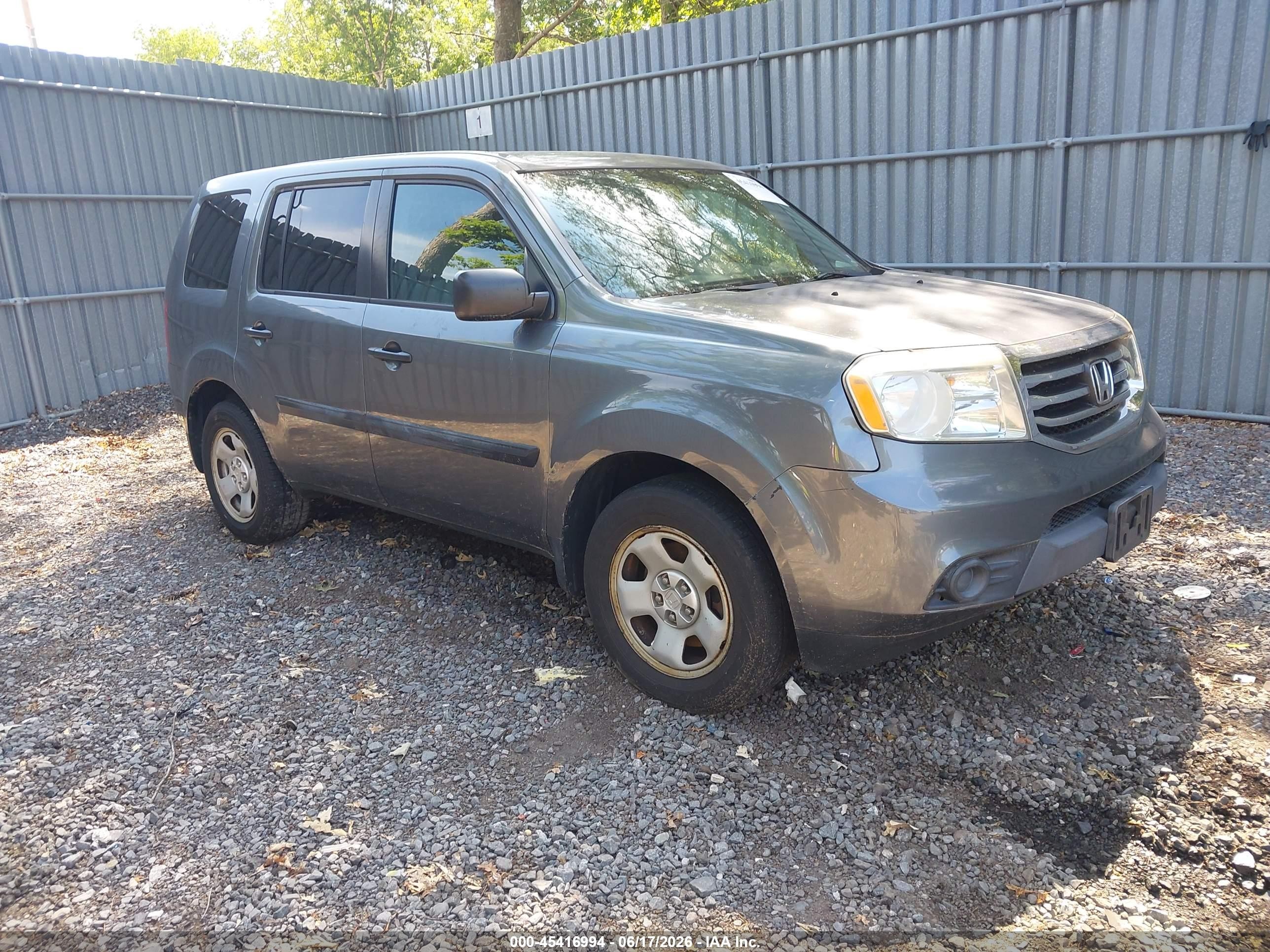 2013 Honda Pilot Lx Gray vin: 5FNYF4H28DB062199