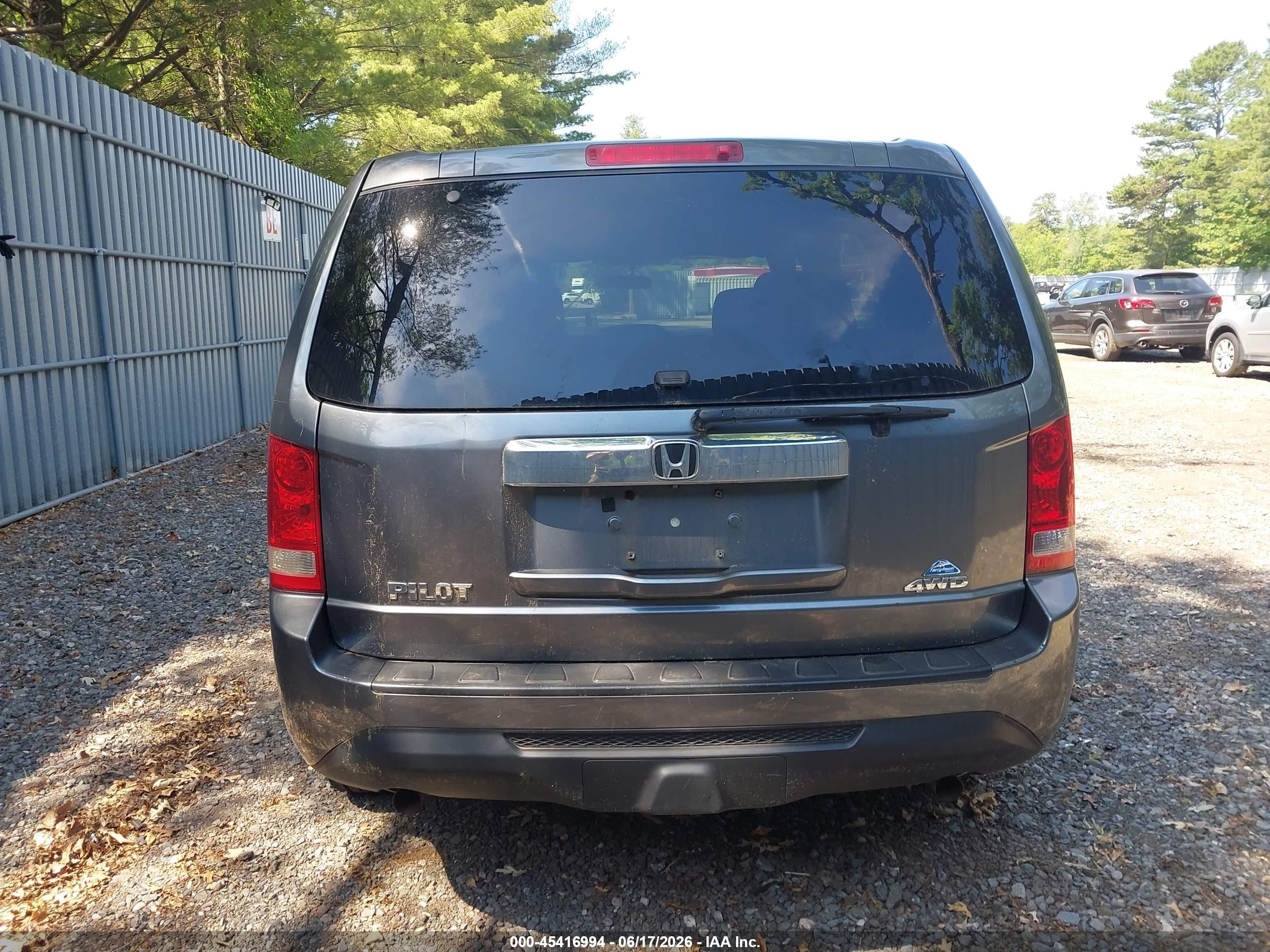 2013 Honda Pilot Lx Gray vin: 5FNYF4H28DB062199