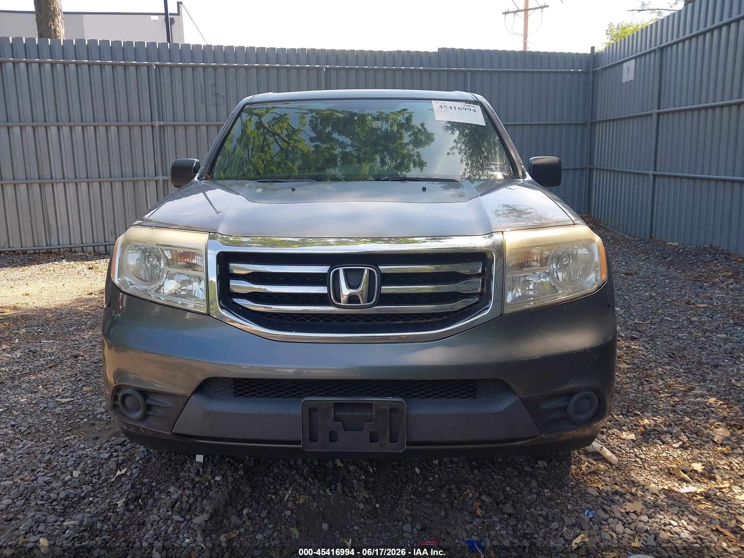 2013 Honda Pilot Lx Gray vin: 5FNYF4H28DB062199