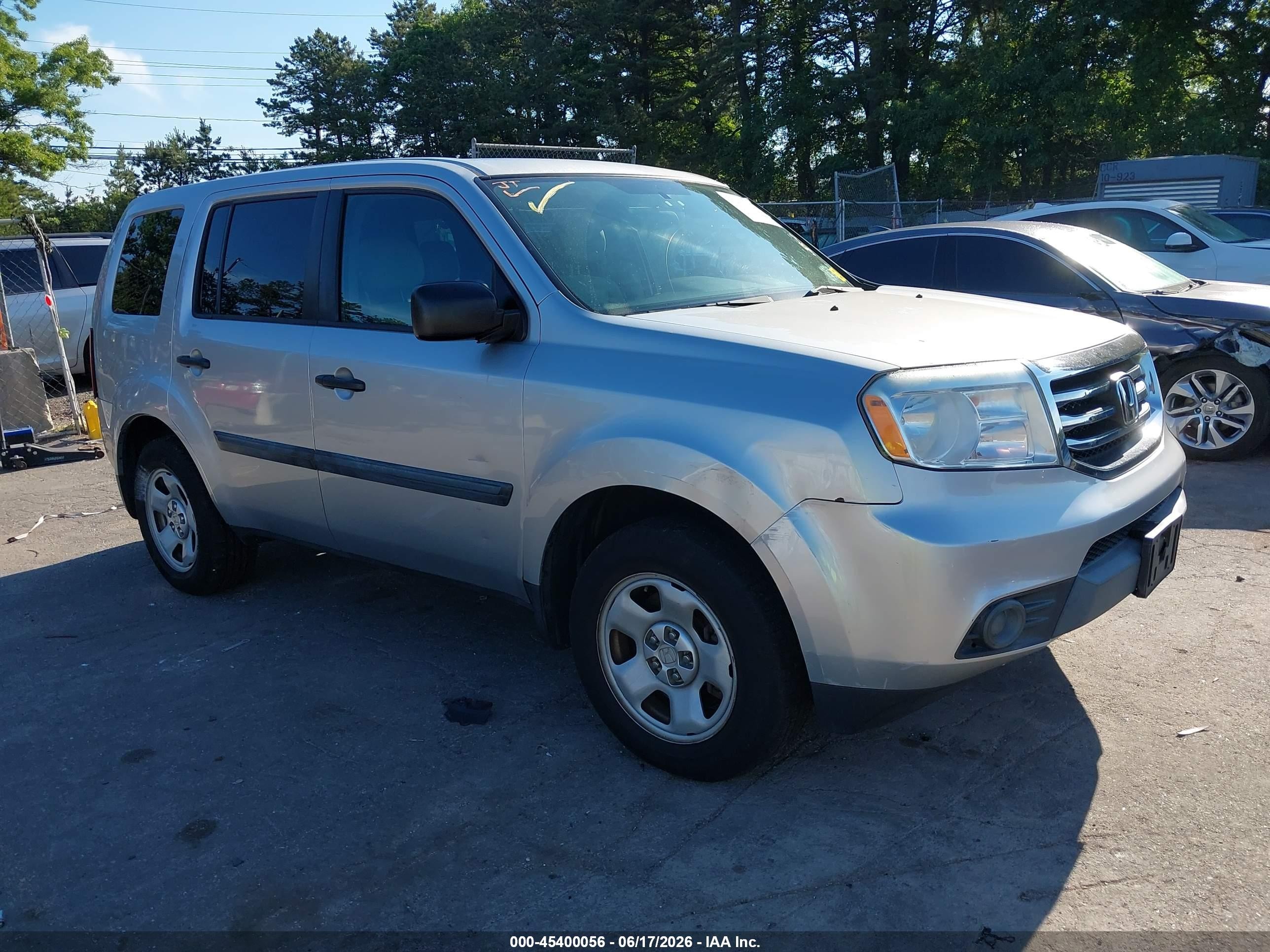 2014 Honda Pilot Lx Silver vin: 5FNYF4H28EB043458