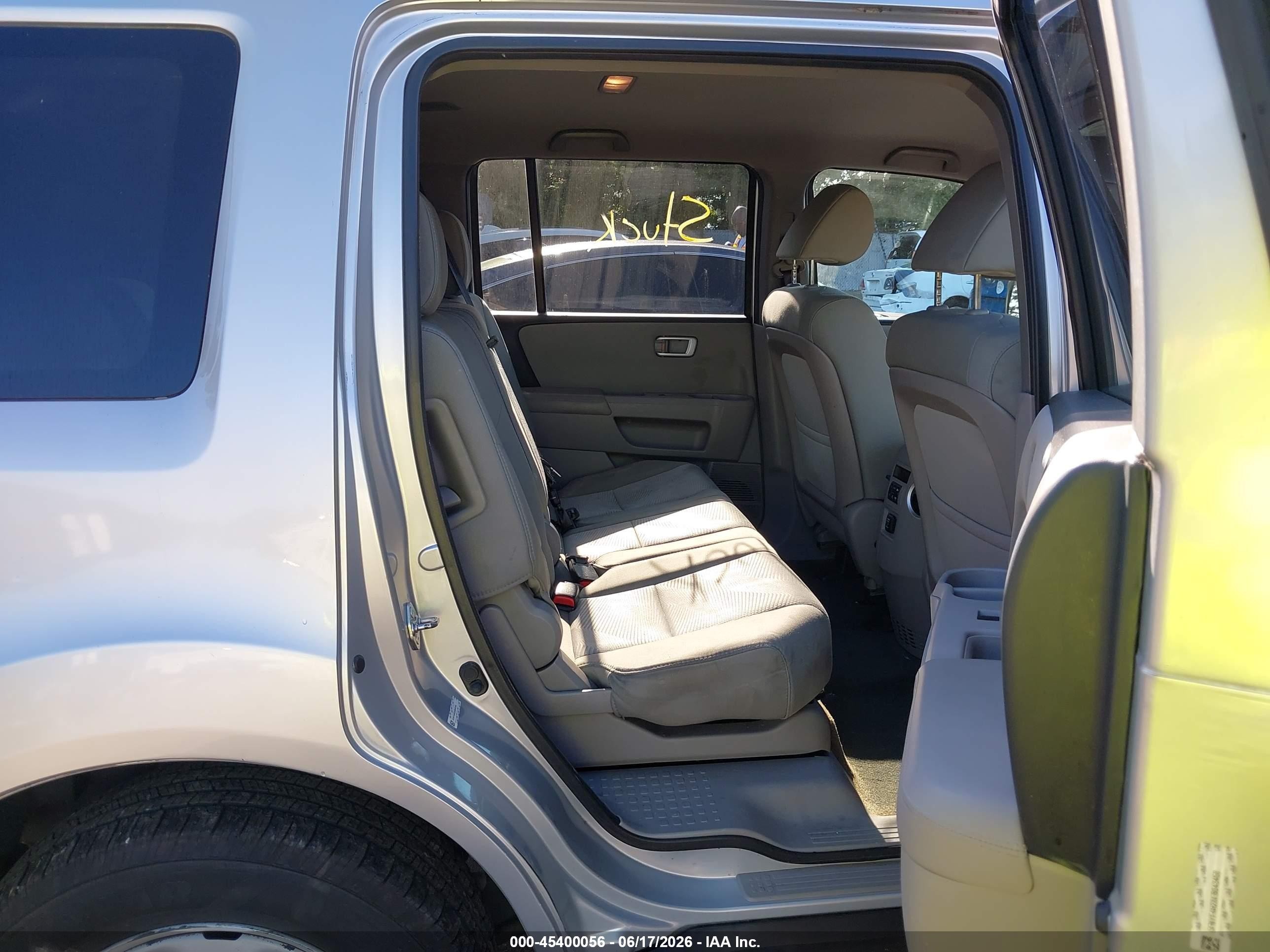 2014 Honda Pilot Lx Серебряный vin: 5FNYF4H28EB043458