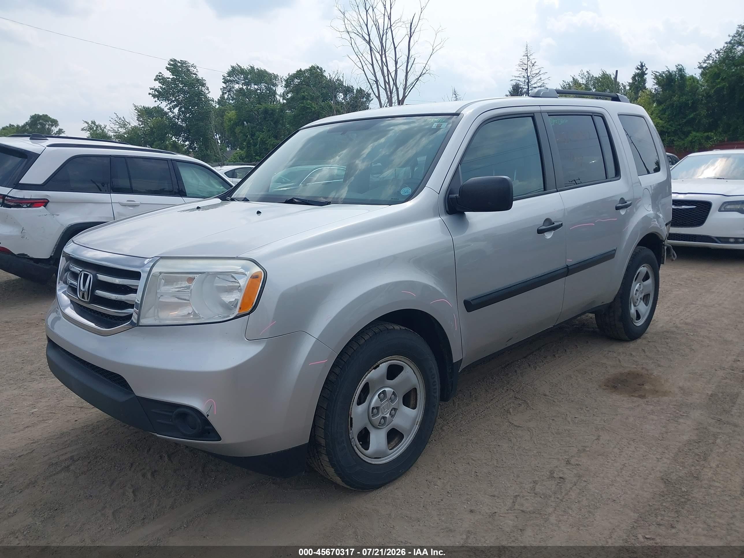 2015 Honda Pilot Lx Серебряный vin: 5FNYF4H28FB013572