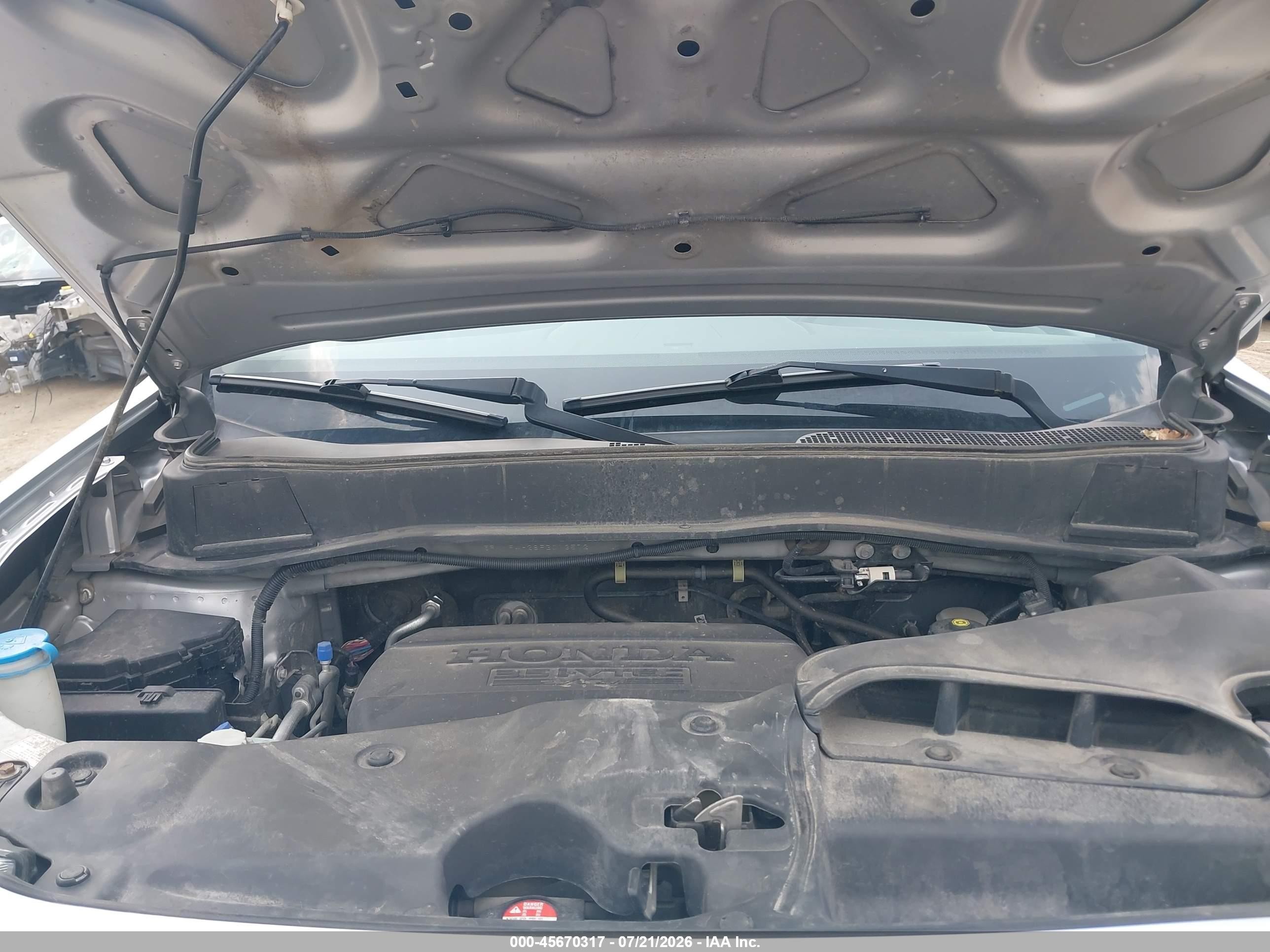 2015 Honda Pilot Lx Серебряный vin: 5FNYF4H28FB013572