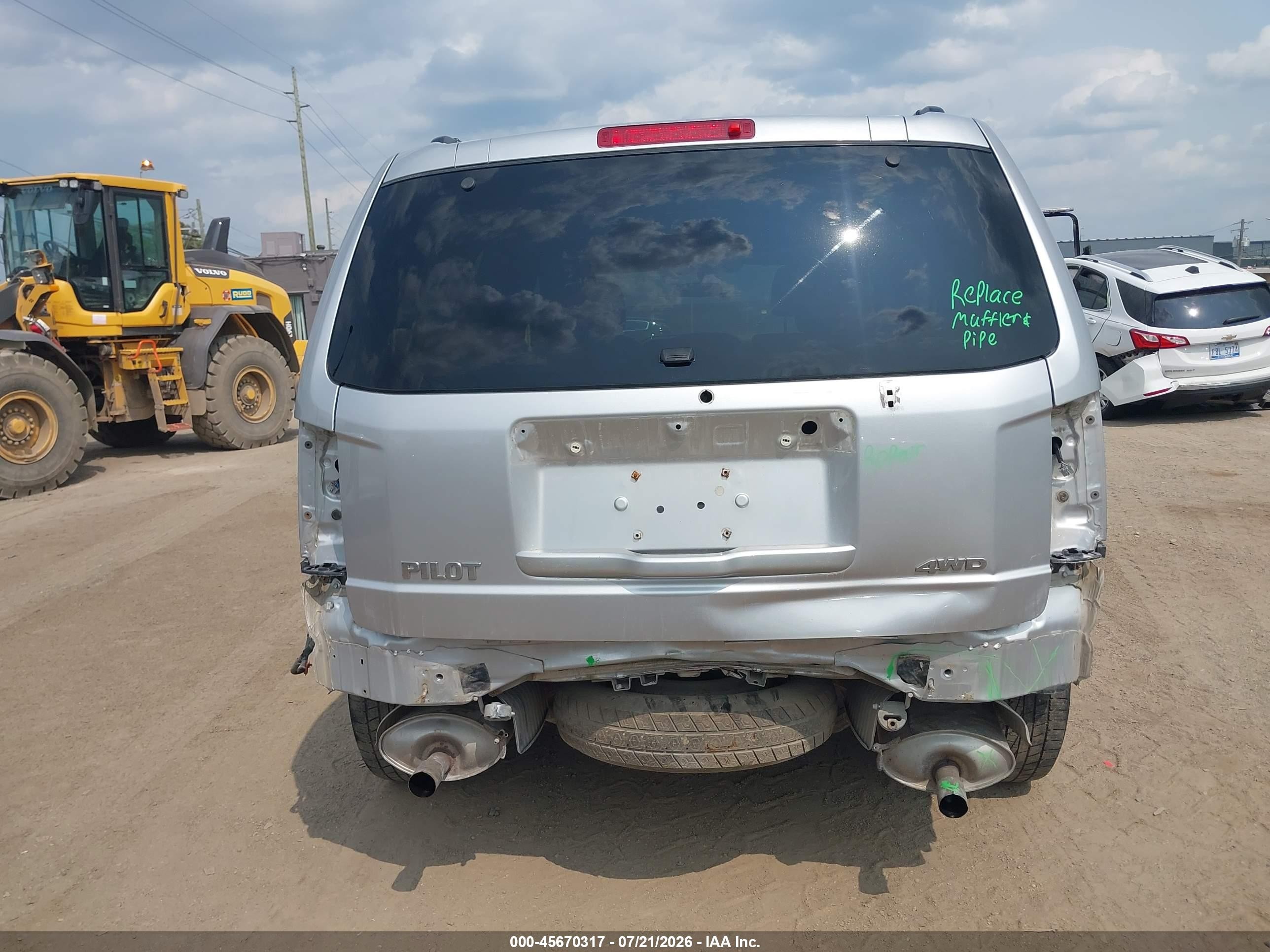 2015 Honda Pilot Lx Серебряный vin: 5FNYF4H28FB013572