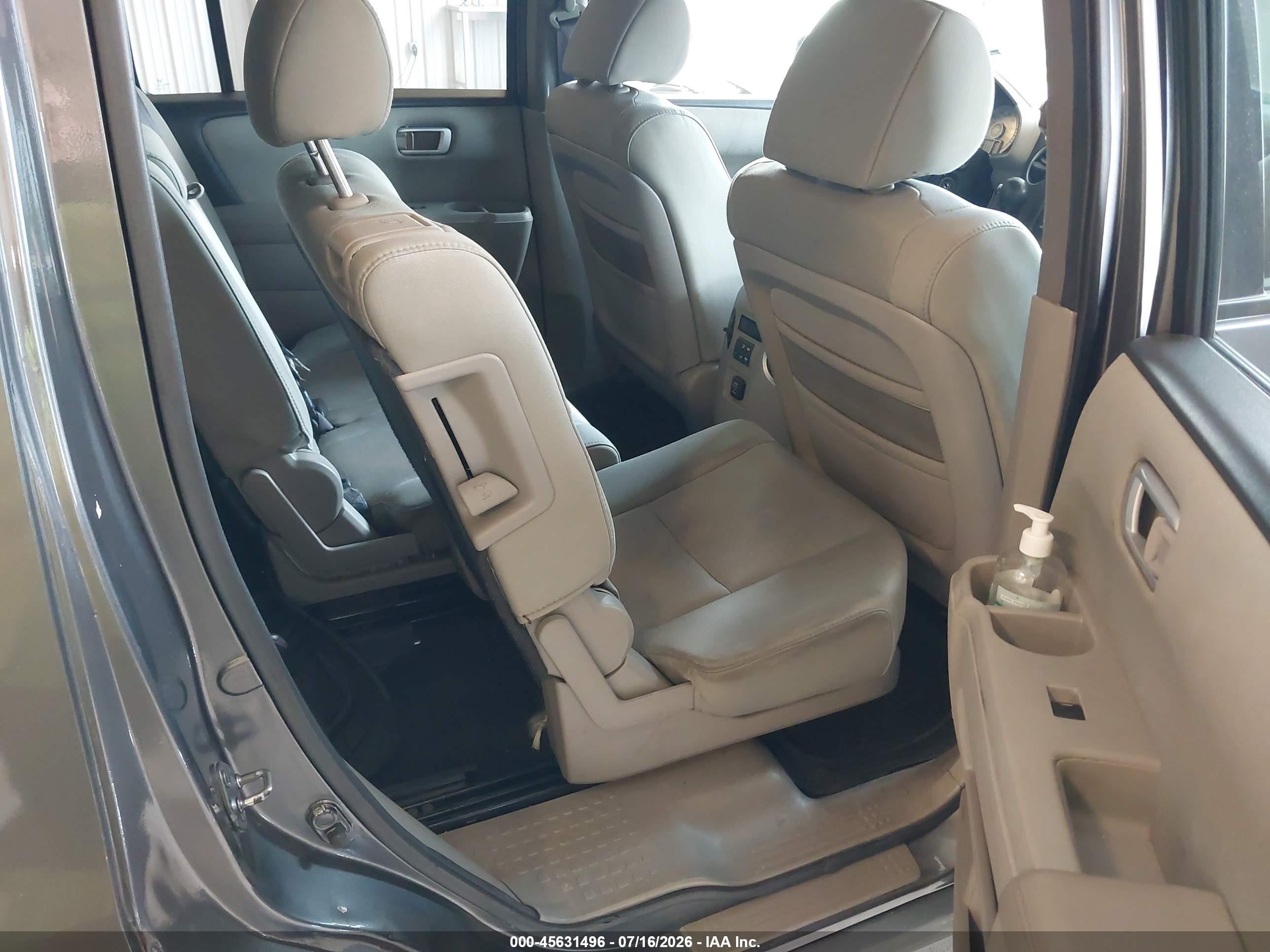 2011 Honda Pilot Lx Серый vin: 5FNYF4H29BB075380