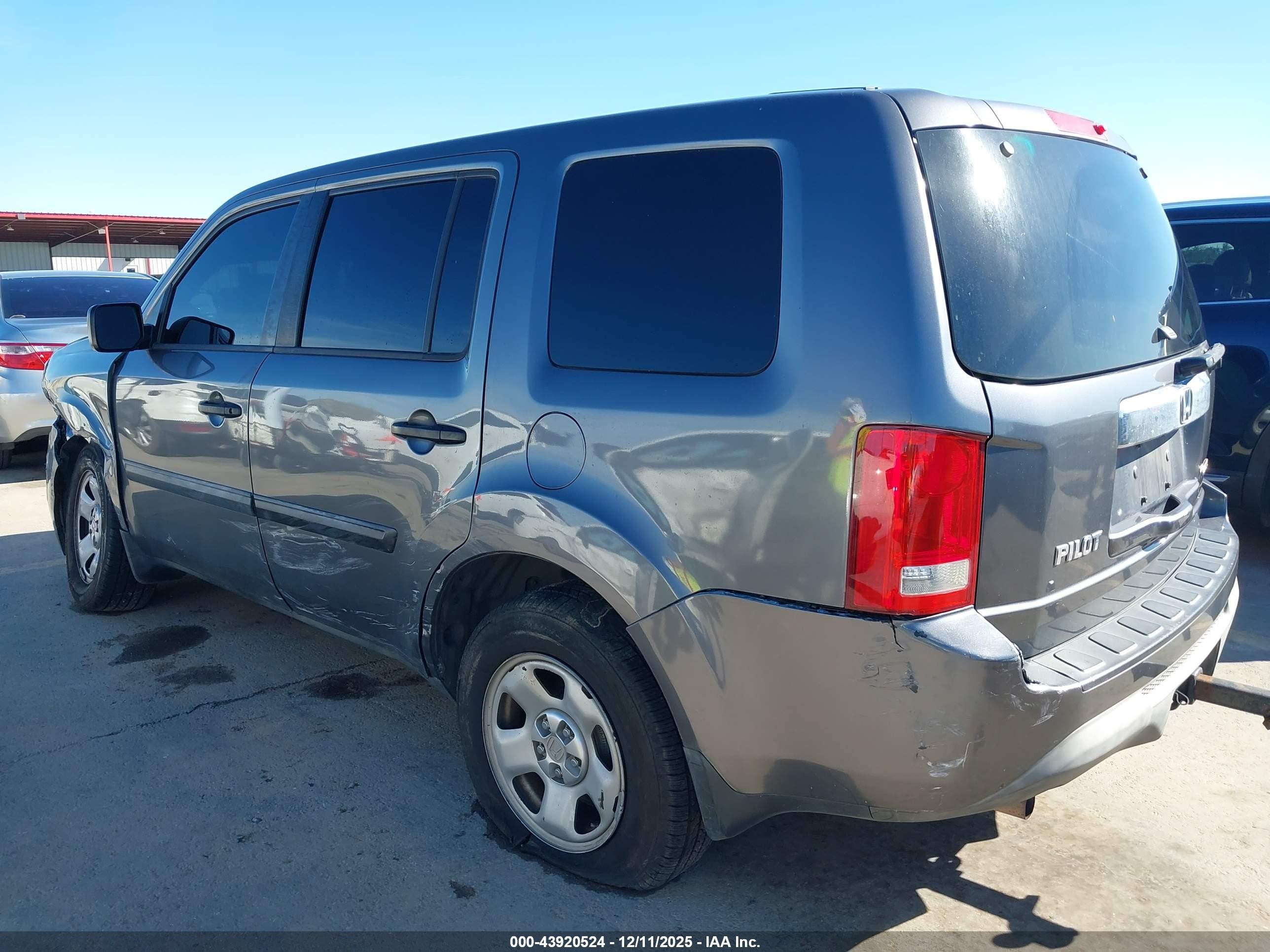 2012 Honda Pilot Lx Gray vin: 5FNYF4H29CB036743
