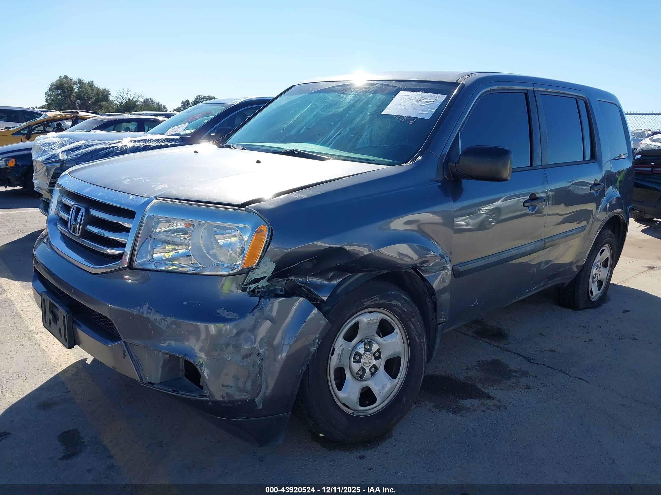 2012 Honda Pilot Lx Gray vin: 5FNYF4H29CB036743