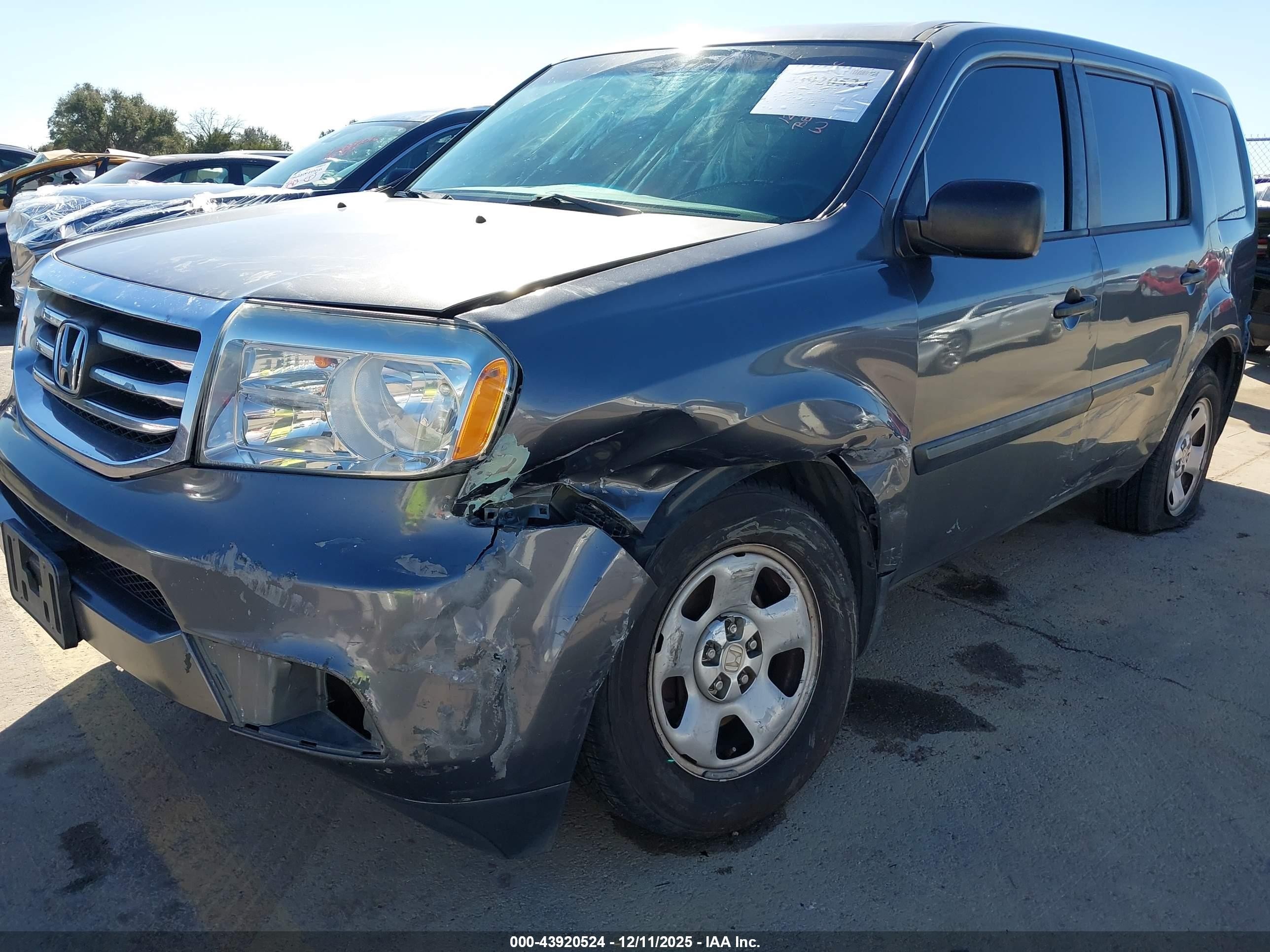2012 Honda Pilot Lx Gray vin: 5FNYF4H29CB036743