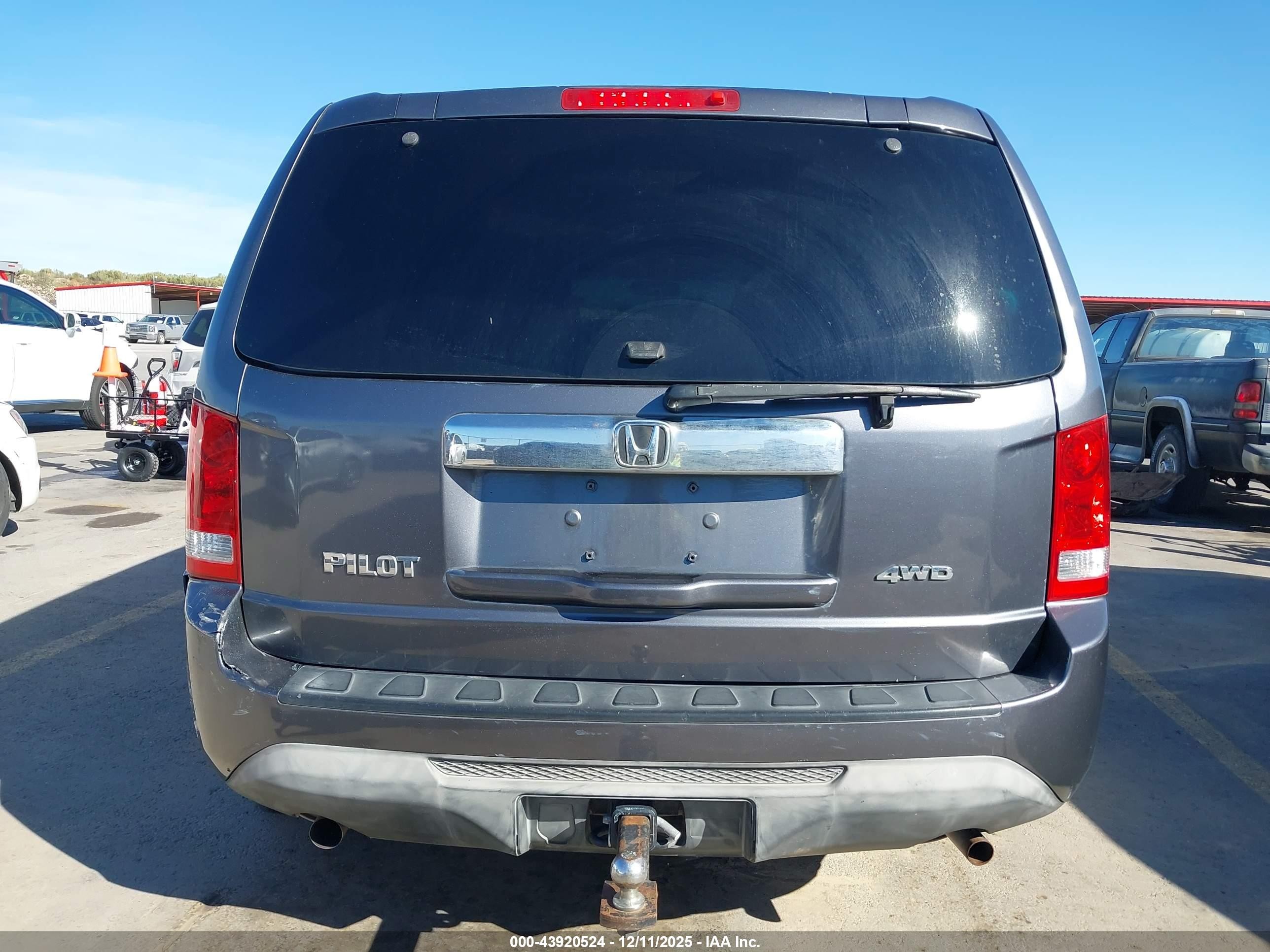 2012 Honda Pilot Lx Gray vin: 5FNYF4H29CB036743