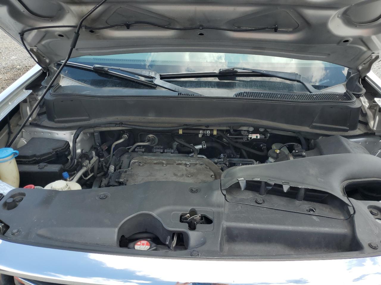 2013 Honda Pilot Lx Silver vin: 5FNYF4H29DB030815
