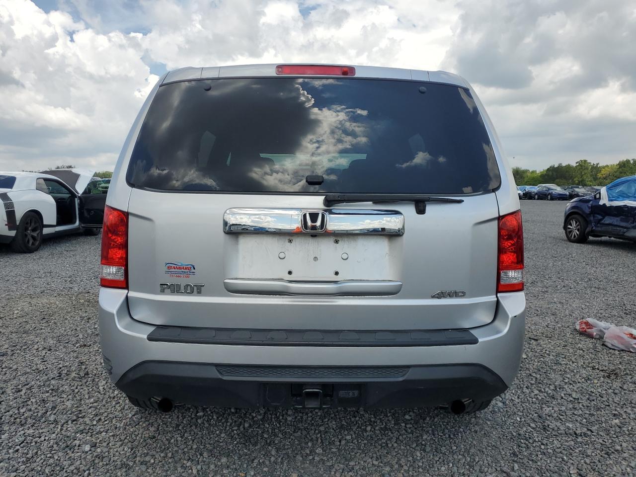 2013 Honda Pilot Lx Silver vin: 5FNYF4H29DB030815