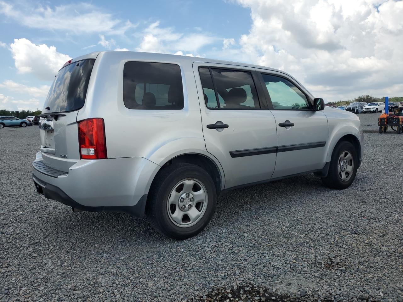 2013 Honda Pilot Lx Silver vin: 5FNYF4H29DB030815