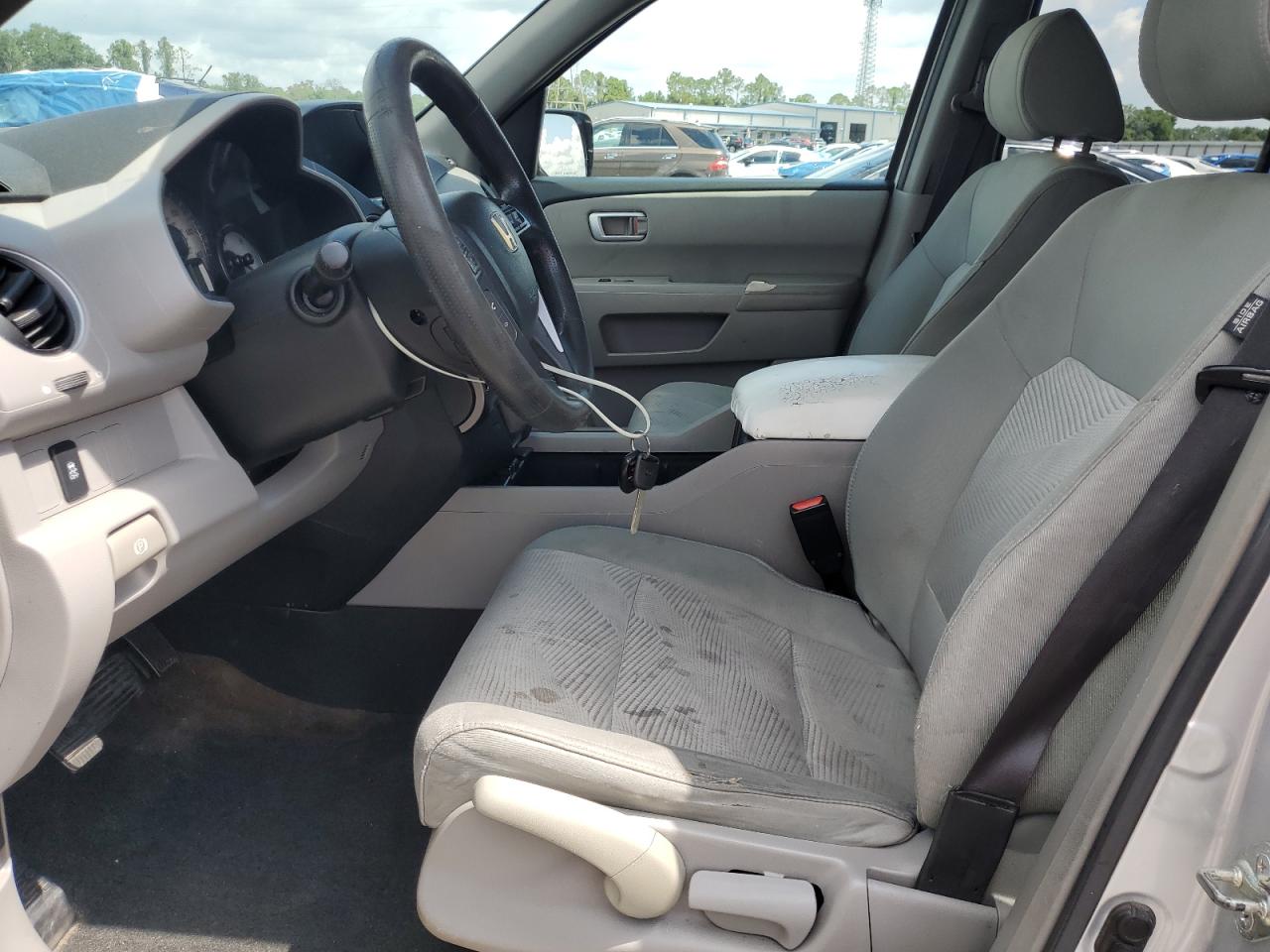2013 Honda Pilot Lx Silver vin: 5FNYF4H29DB030815