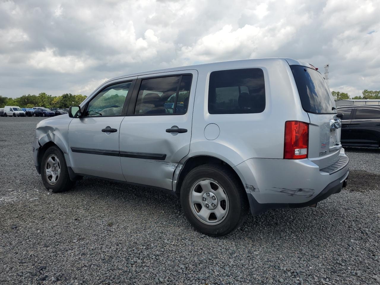 2013 Honda Pilot Lx Silver vin: 5FNYF4H29DB030815