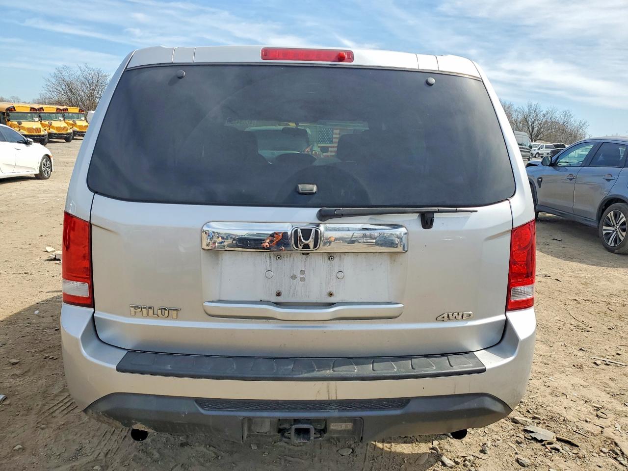 2013 Honda Pilot Lx Silver vin: 5FNYF4H29DB038834