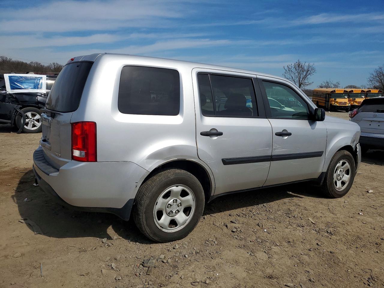 2013 Honda Pilot Lx Silver vin: 5FNYF4H29DB038834