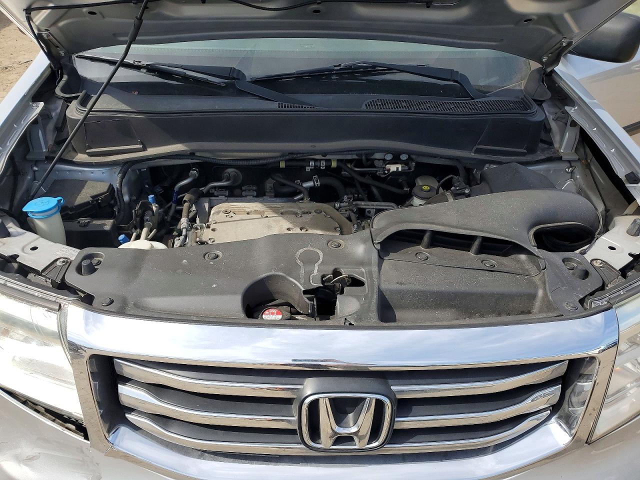 2013 Honda Pilot Lx Silver vin: 5FNYF4H29DB038834