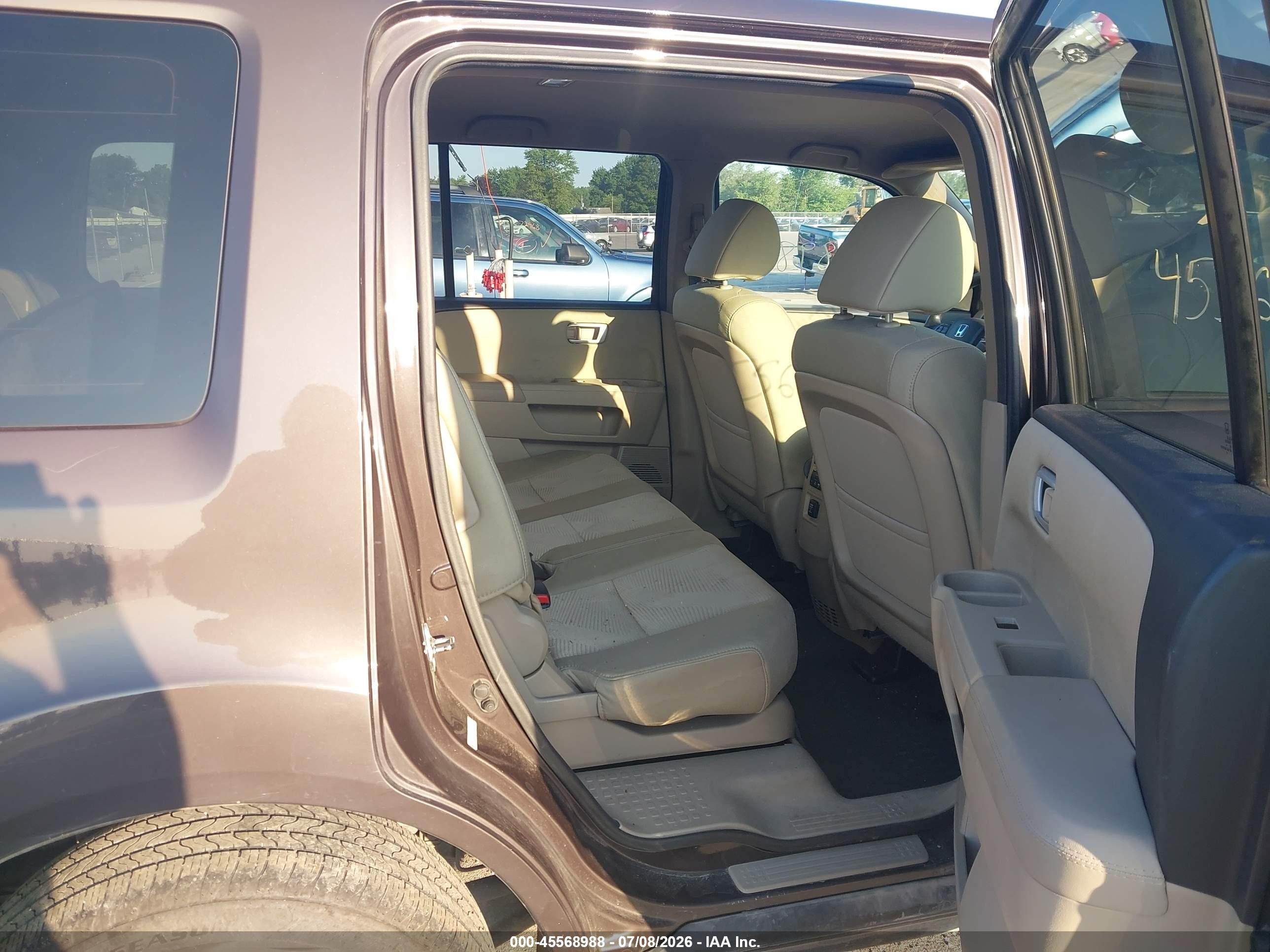 2015 Honda Pilot Lx Серый vin: 5FNYF4H29FB008235