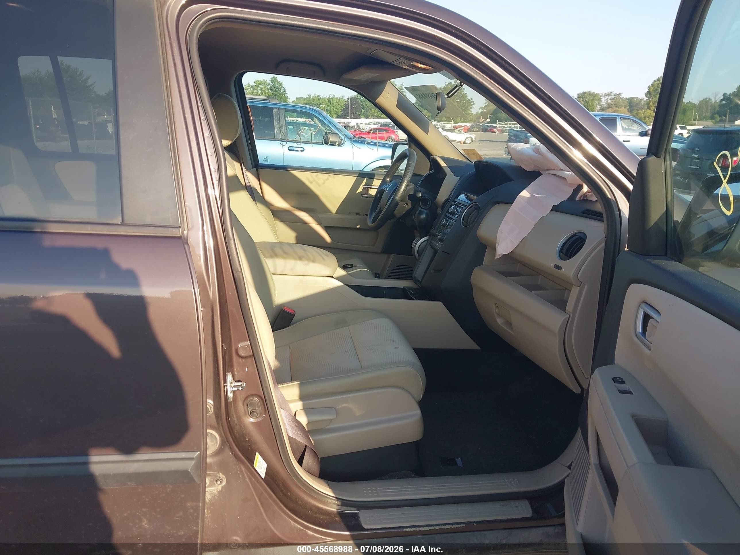 2015 Honda Pilot Lx Серый vin: 5FNYF4H29FB008235