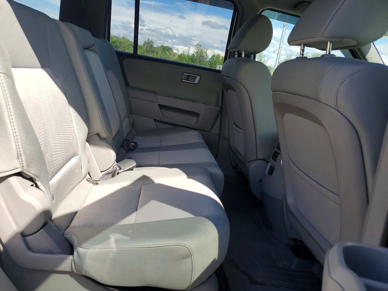 2015 Honda Pilot Lx White vin: 5FNYF4H29FB050226