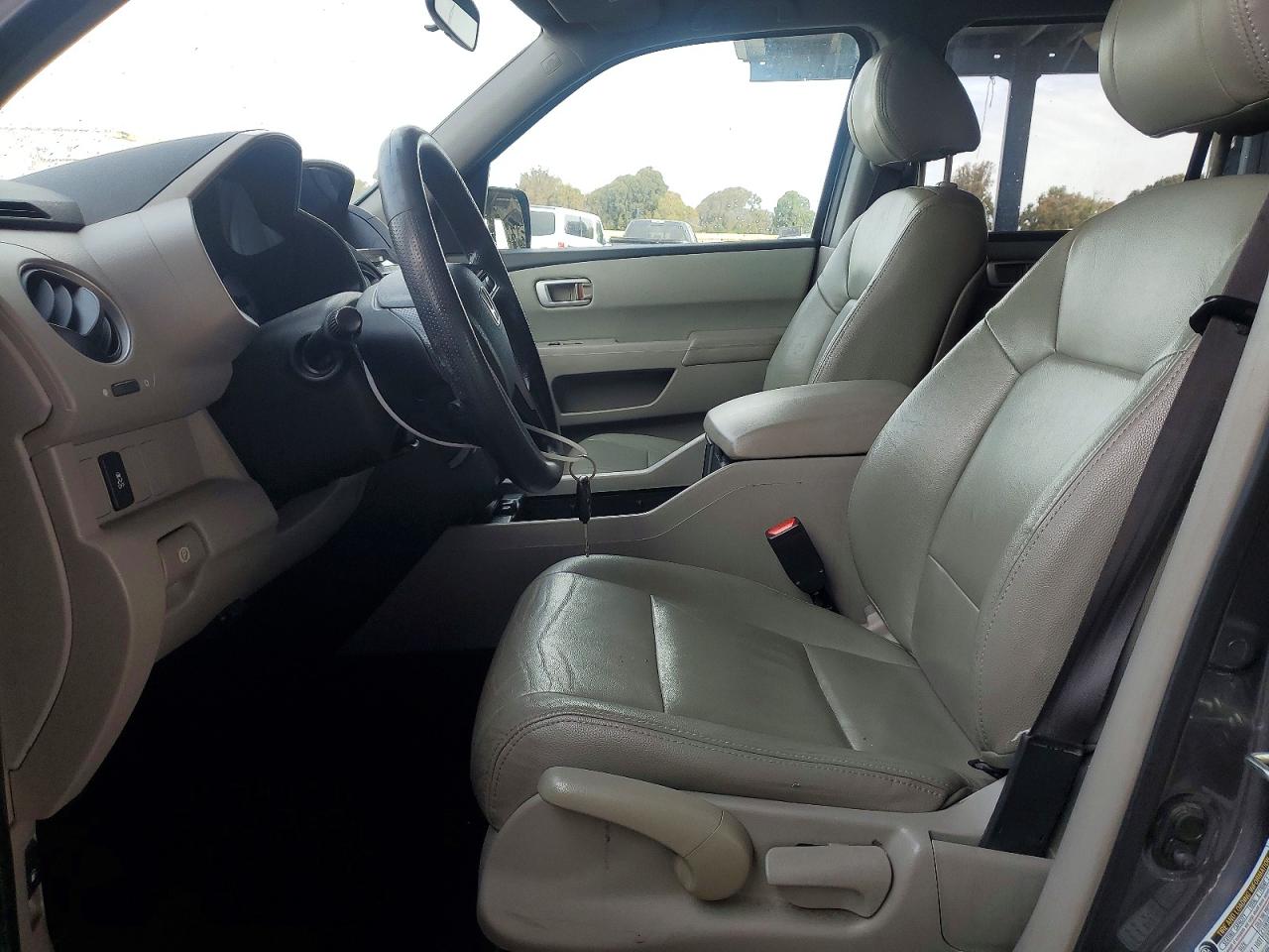 2015 Honda Pilot Lx Gray vin: 5FNYF4H29FB075983