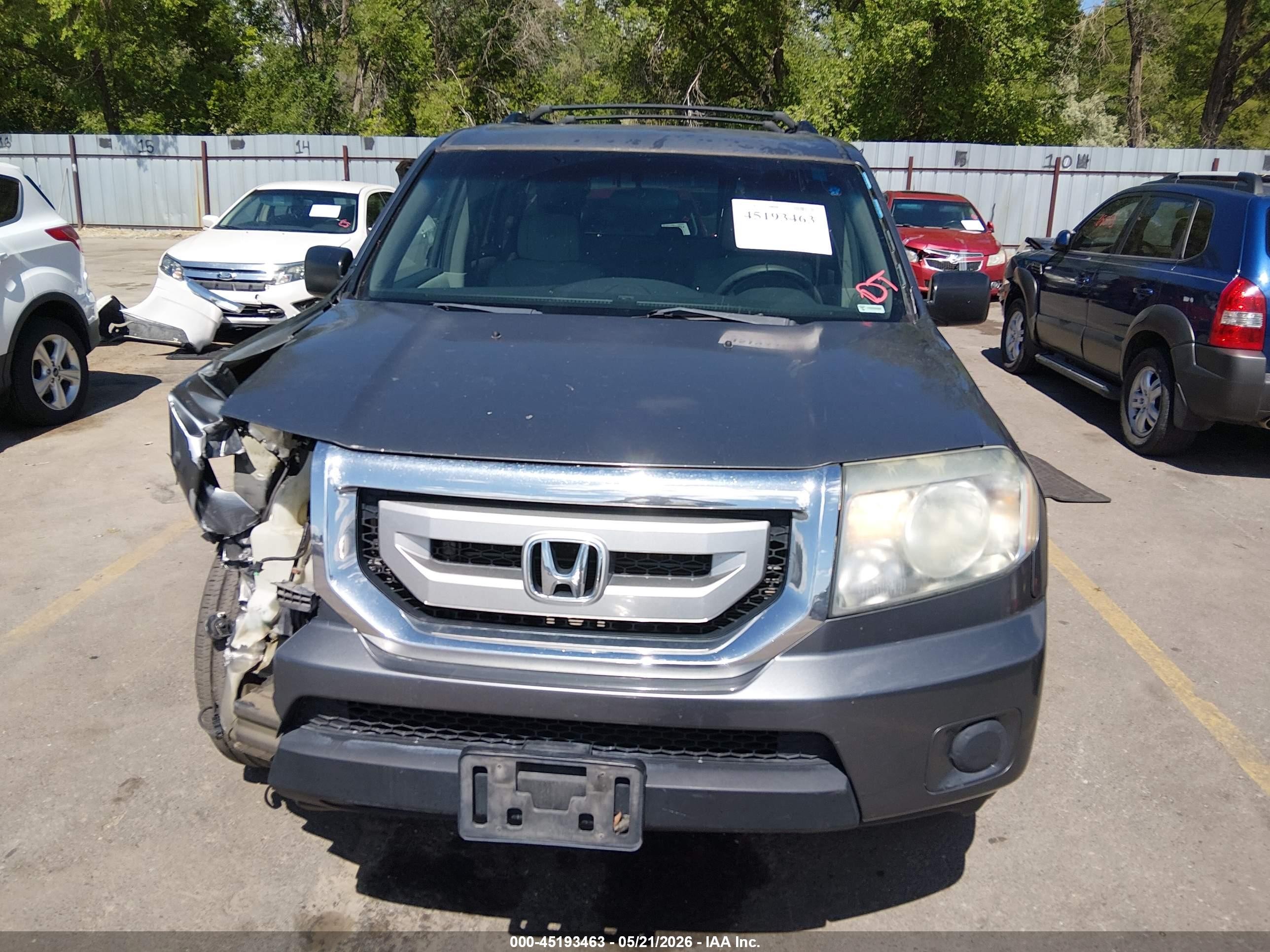 2010 Honda Pilot Lx Gray vin: 5FNYF4H2XAB037428