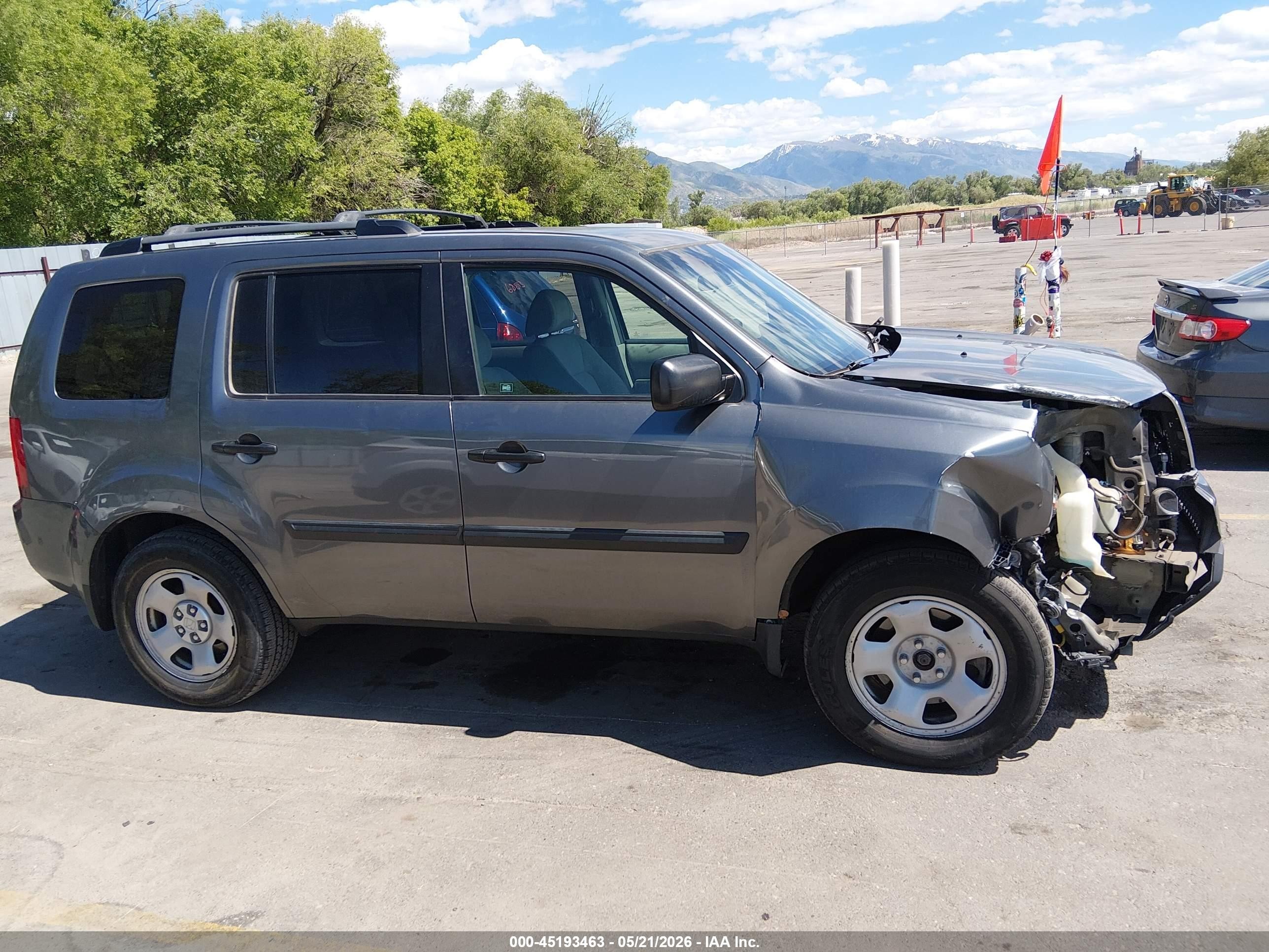 2010 Honda Pilot Lx Gray vin: 5FNYF4H2XAB037428