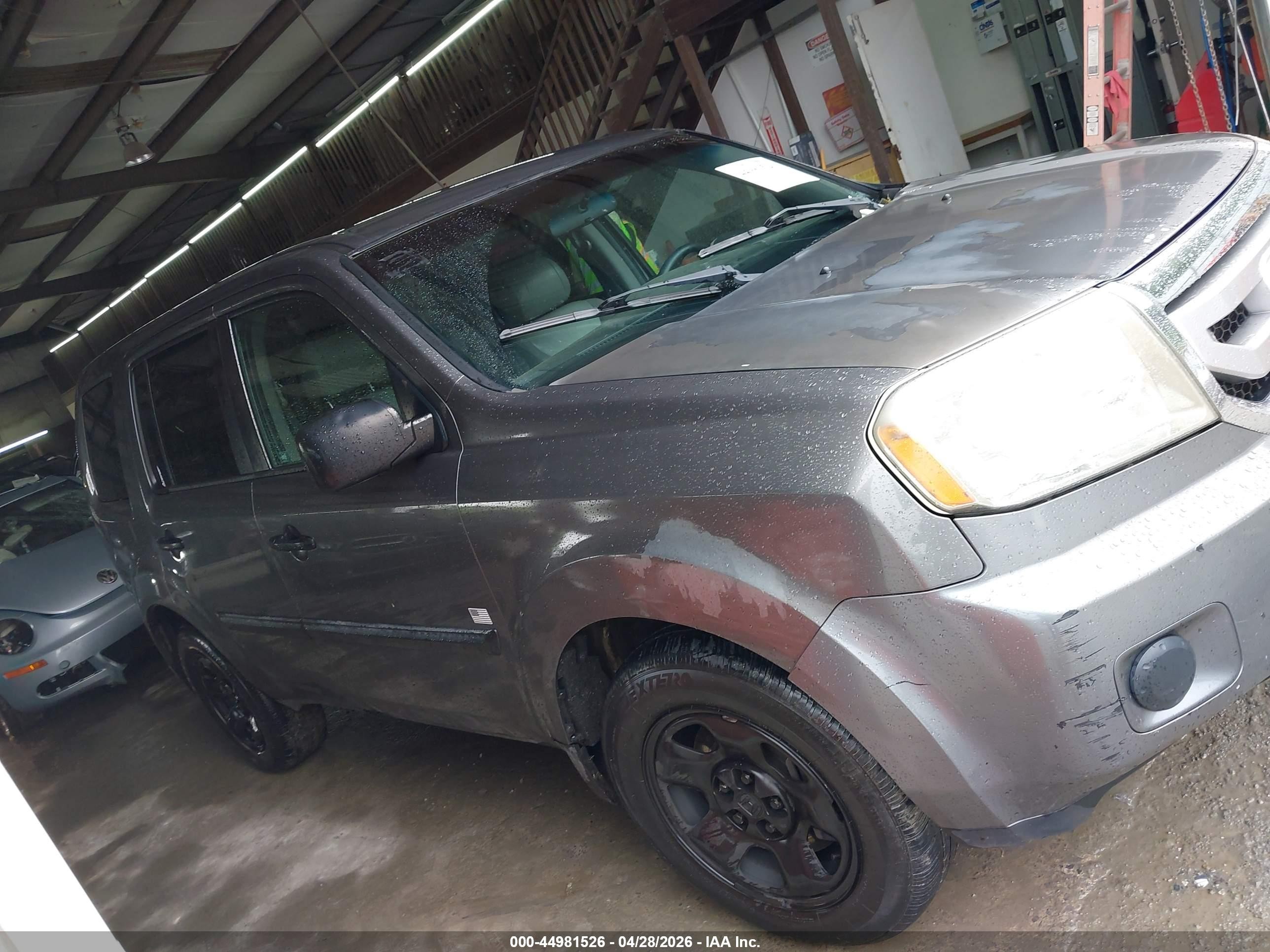 2011 Honda Pilot Lx Gray vin: 5FNYF4H2XBB051878
