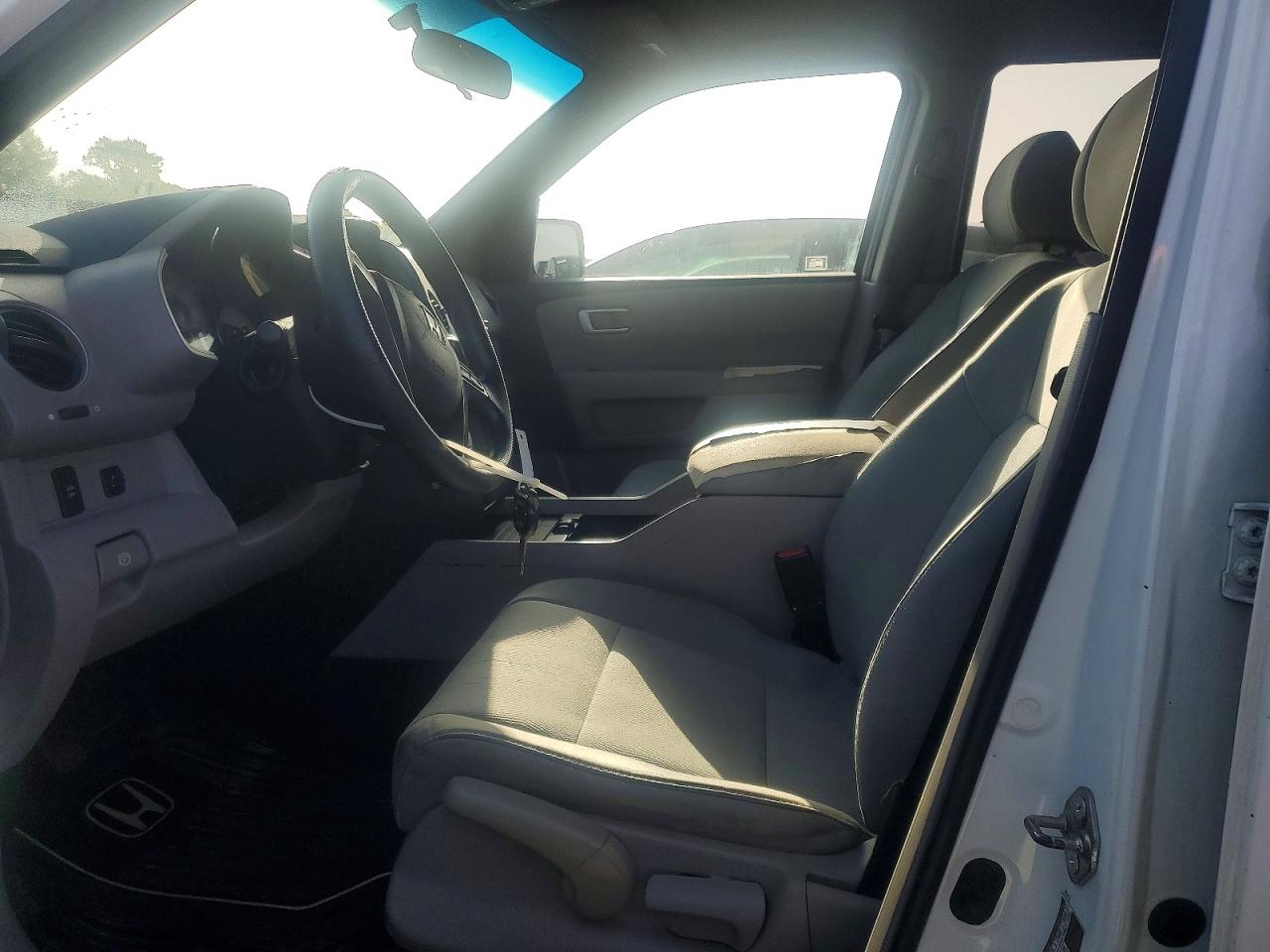 2011 Honda Pilot Lx Белый vin: 5FNYF4H2XBB094195